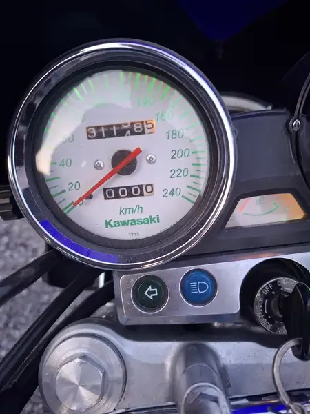 Kawasaki ZR - 7 - foto 5