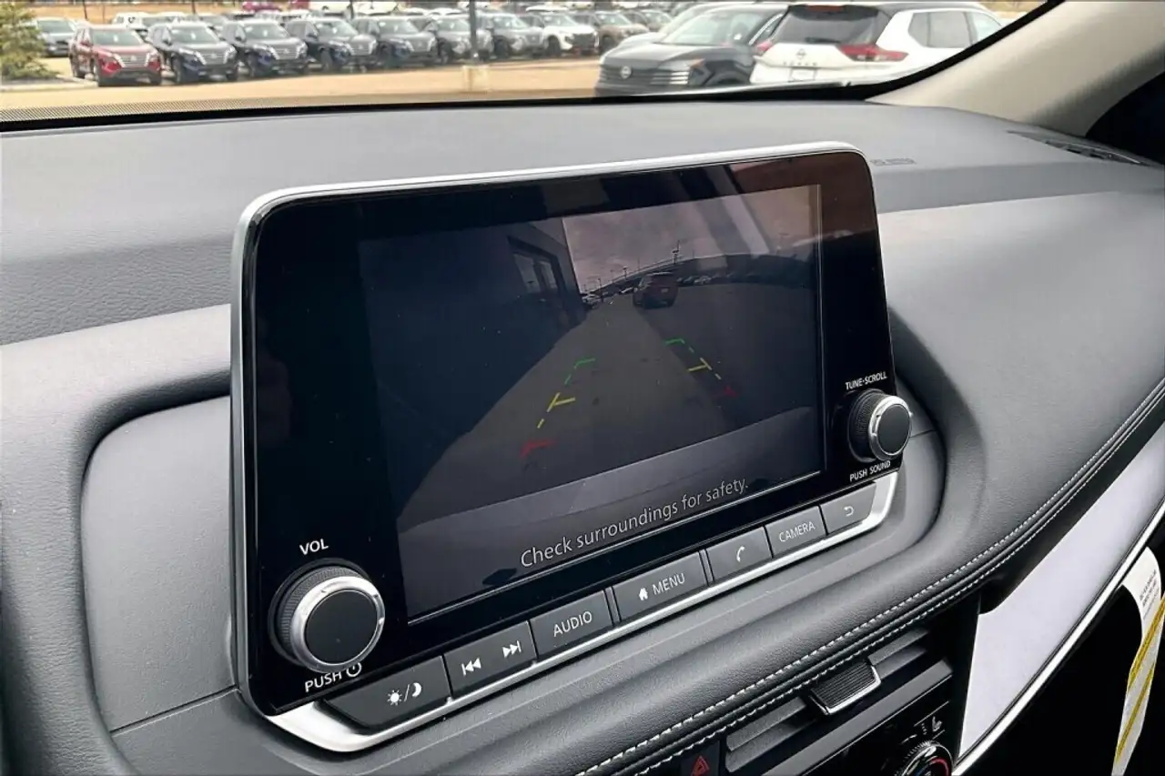 Nissan Rogue снимка Nissan Rogue