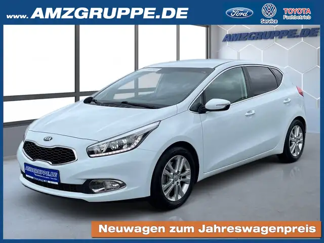 Kia Ceed / cee'd ceed 1.6 Kamera+Klimaaut.+Sitzhzg.+PDC