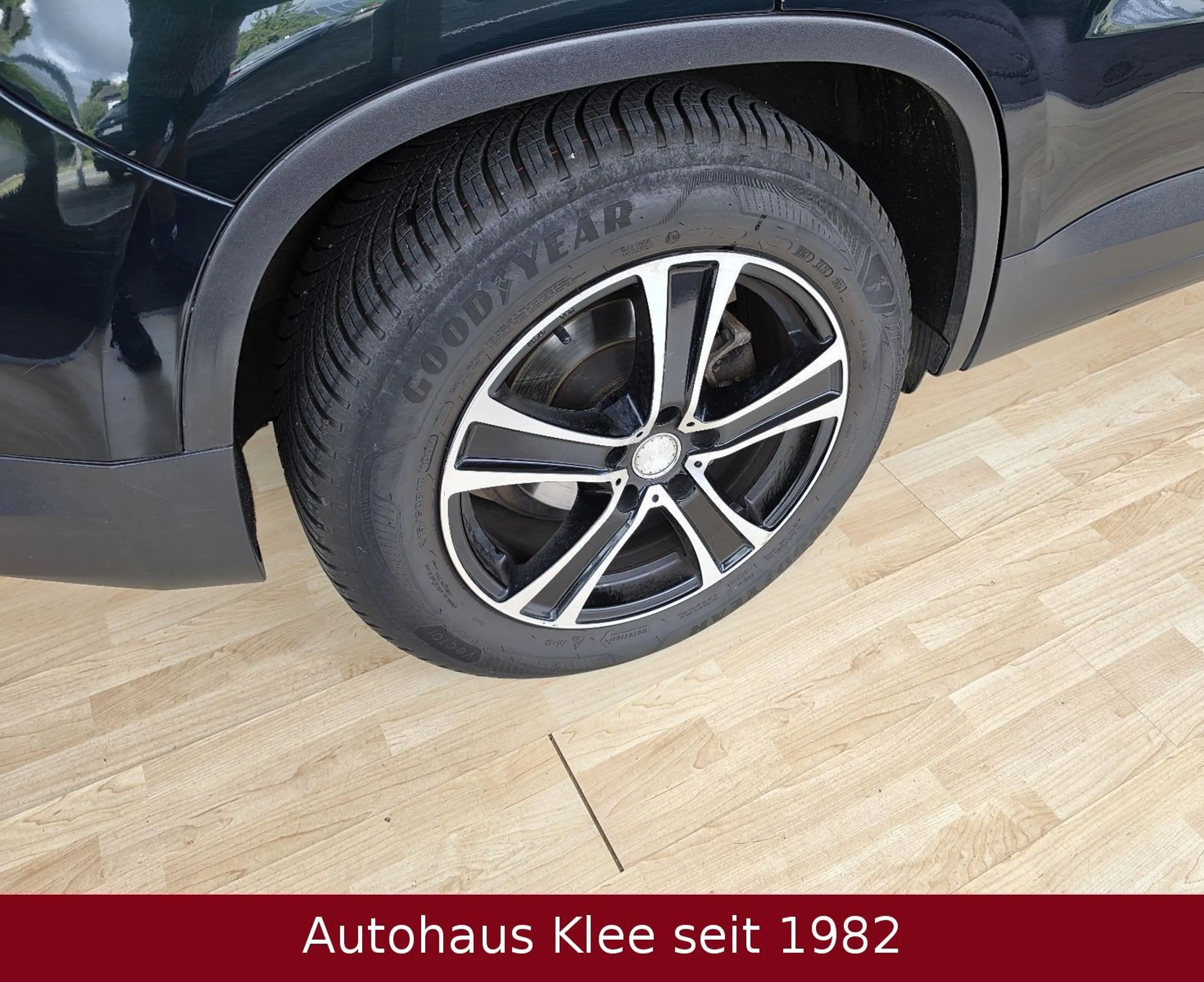 Volkswagen Tiguan 2.0 TSI 4Motion *NAVI*Sitzh*LM*AHK* — photo 11