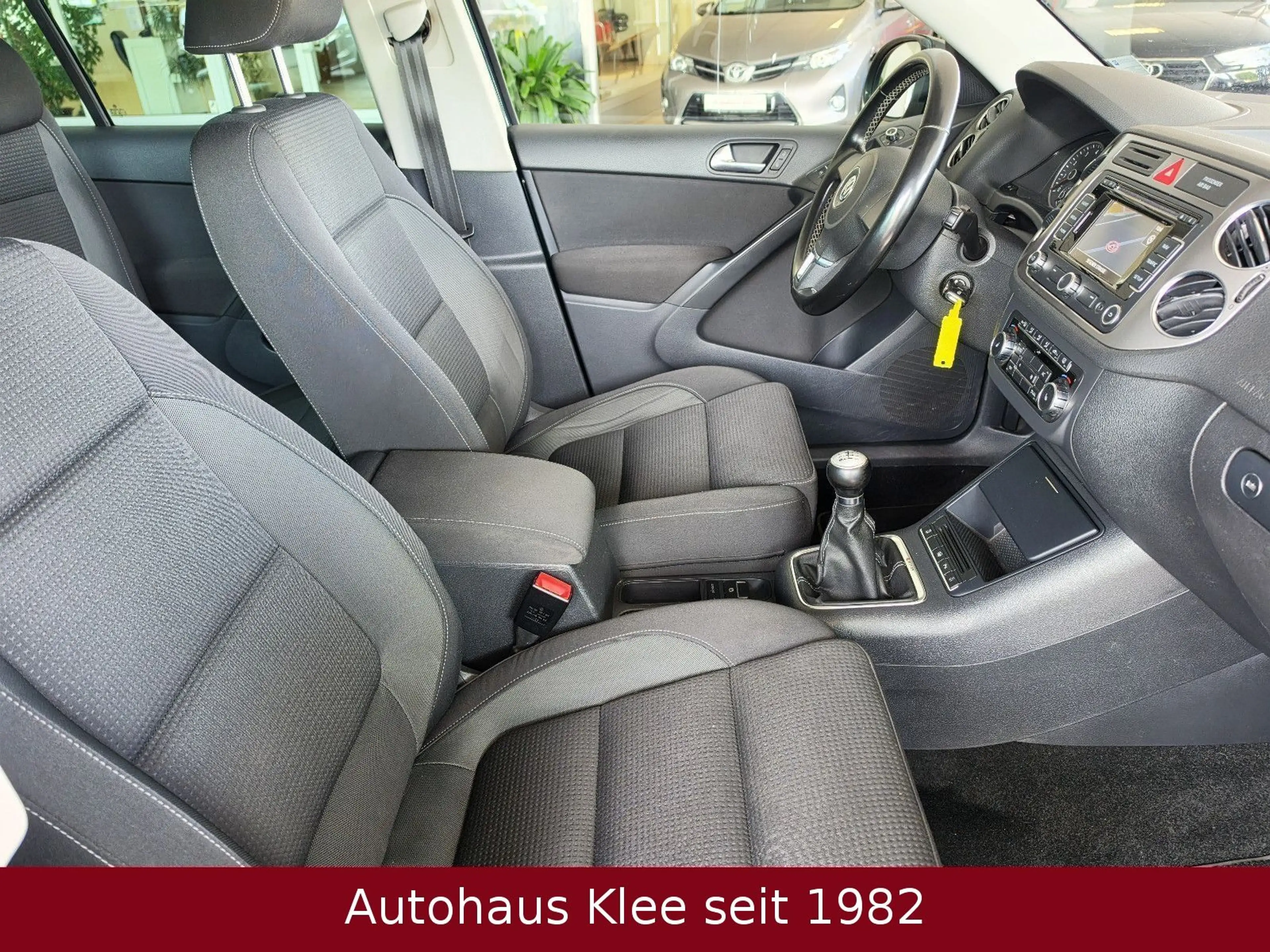 Volkswagen Tiguan 2.0 TSI 4Motion *NAVI*Sitzh*LM*AHK* — photo 6