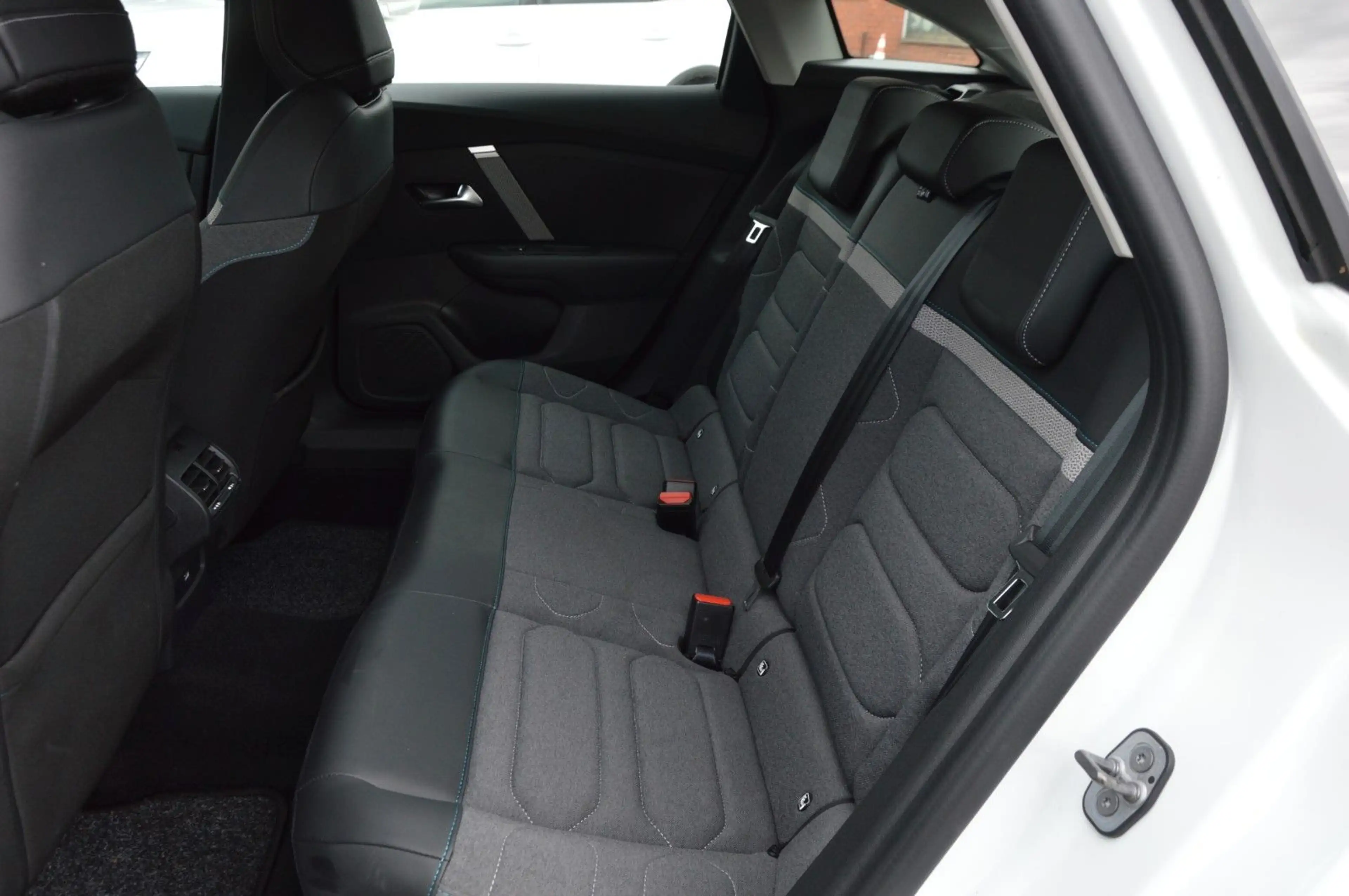 Citroen C4 Lim. Feel Pack"SITZHZ"Kamera"NAVI"PDC"LED"LM" — photo 15
