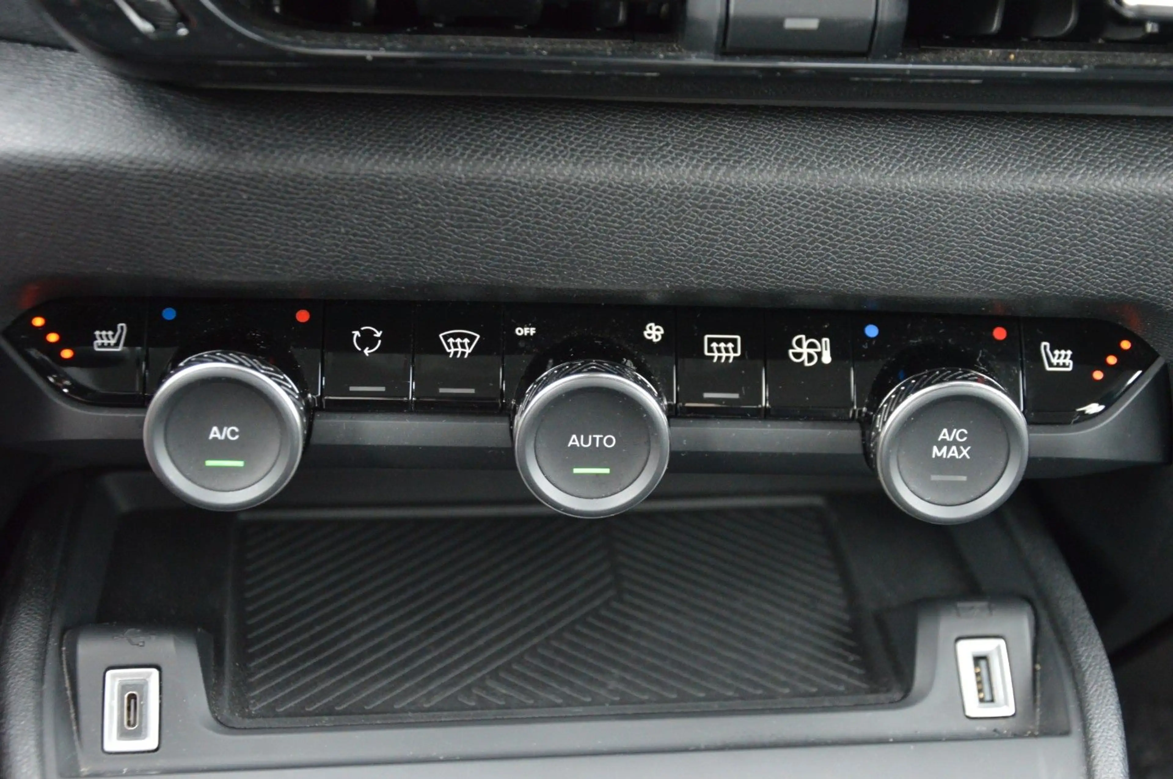 Citroen C4 Lim. Feel Pack"SITZHZ"Kamera"NAVI"PDC"LED"LM" — photo 14