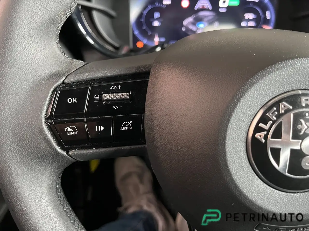 Alfa Romeo Junior 2025 — фото 15