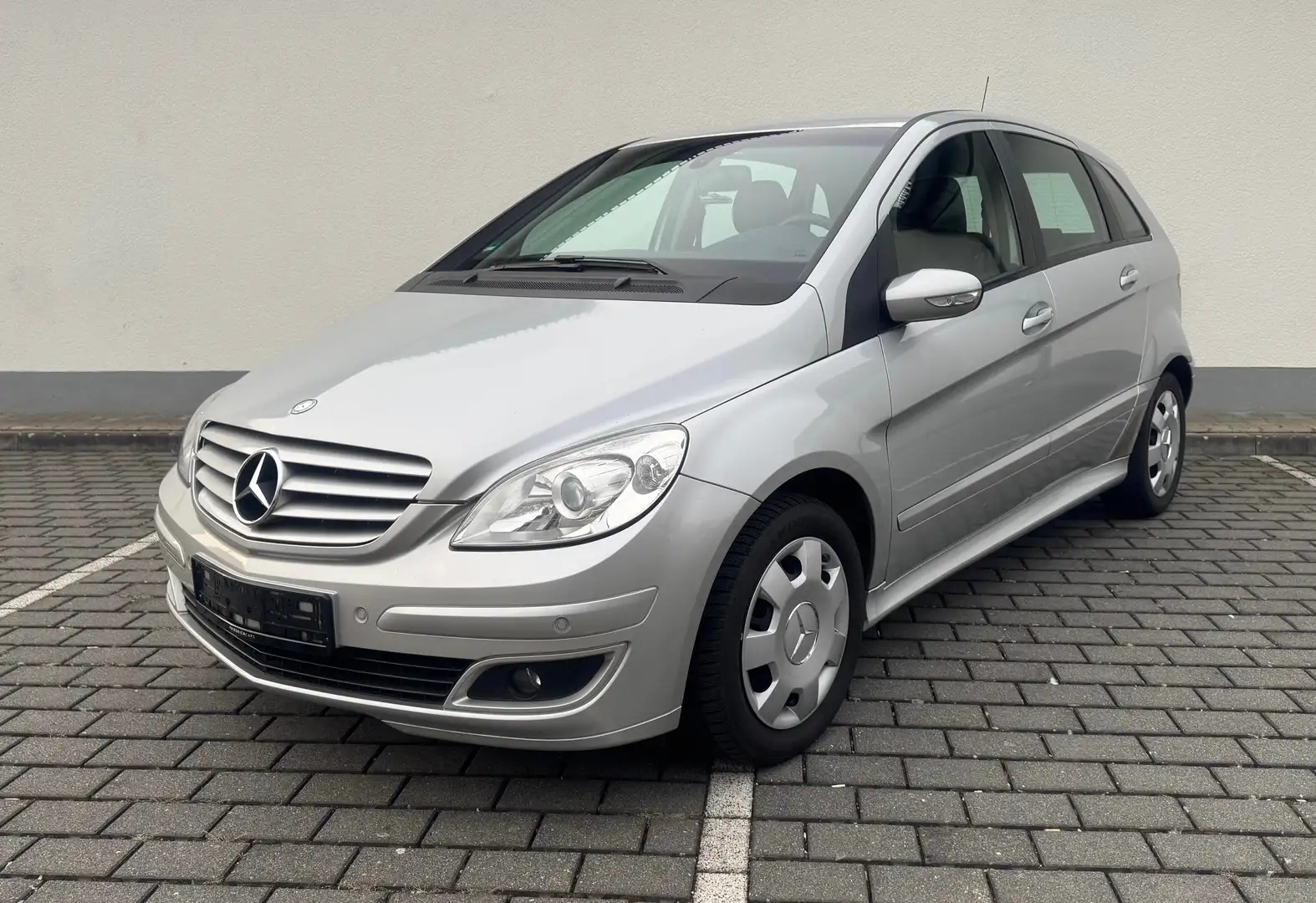 Mercedes-Benz B 200 Silber - 1