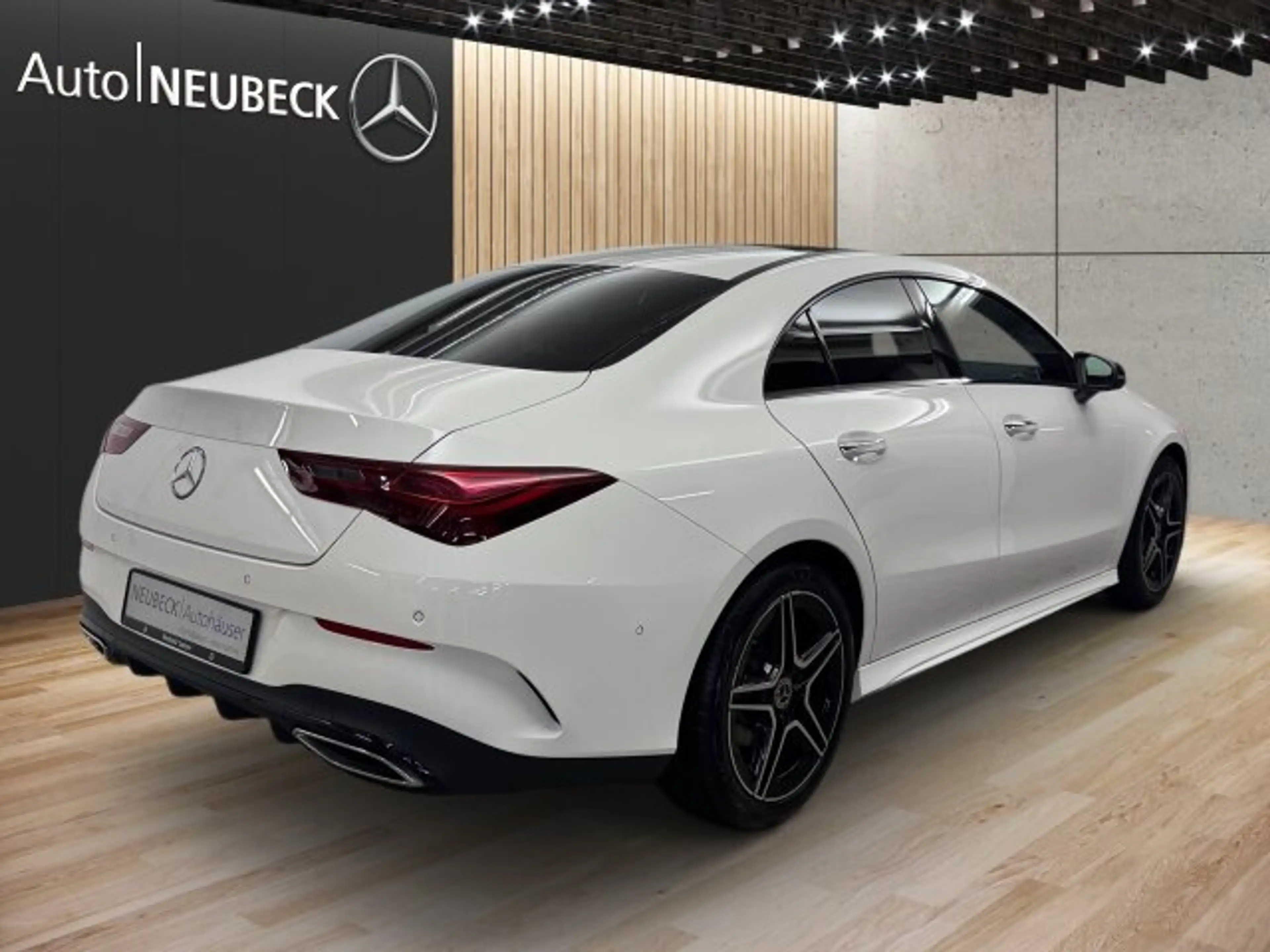 Mercedes-Benz CLA 220 CLA 220 d Coupé AMG LinePremium/Leder/Pano/Night — photo 6