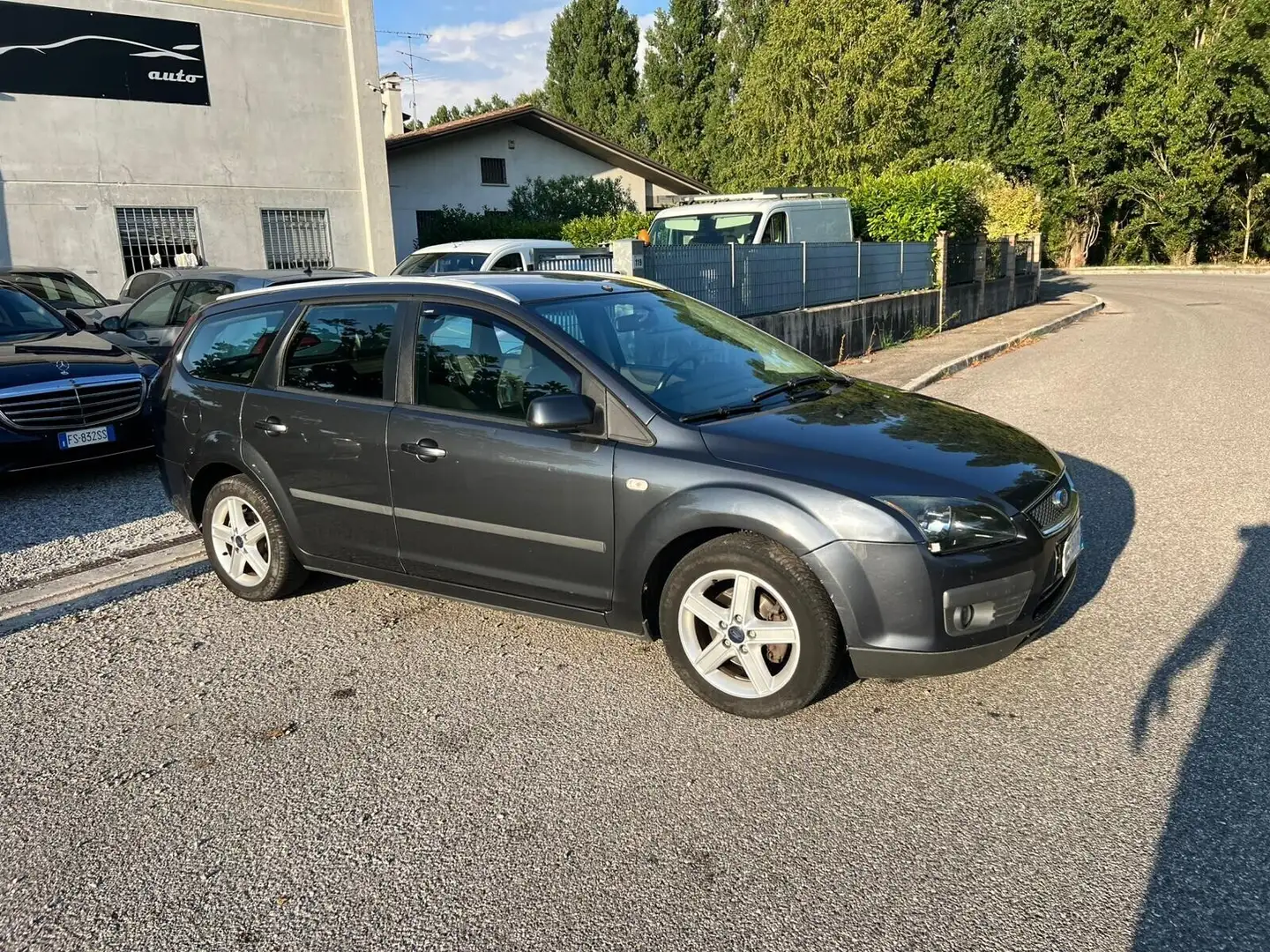 Ford Focus C-Max Focus 1.6 TDCi (110CV) S.W. Grijs - 2