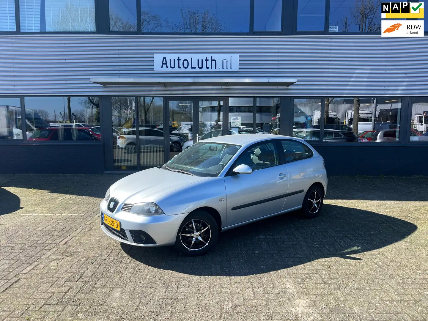 SEAT Ibiza 1.4-16V Reference Gris - 1