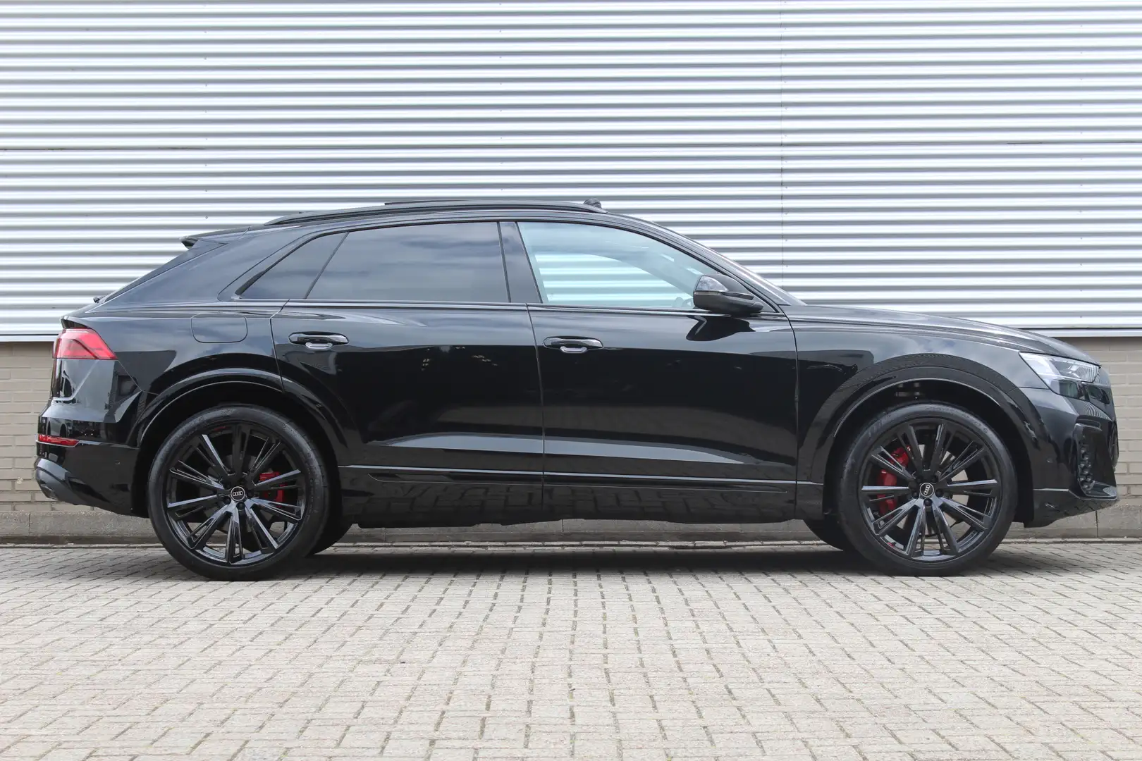 Audi Q8 60 TFSI e 490PK quattro Pro Line S Competition | V Noir - 2