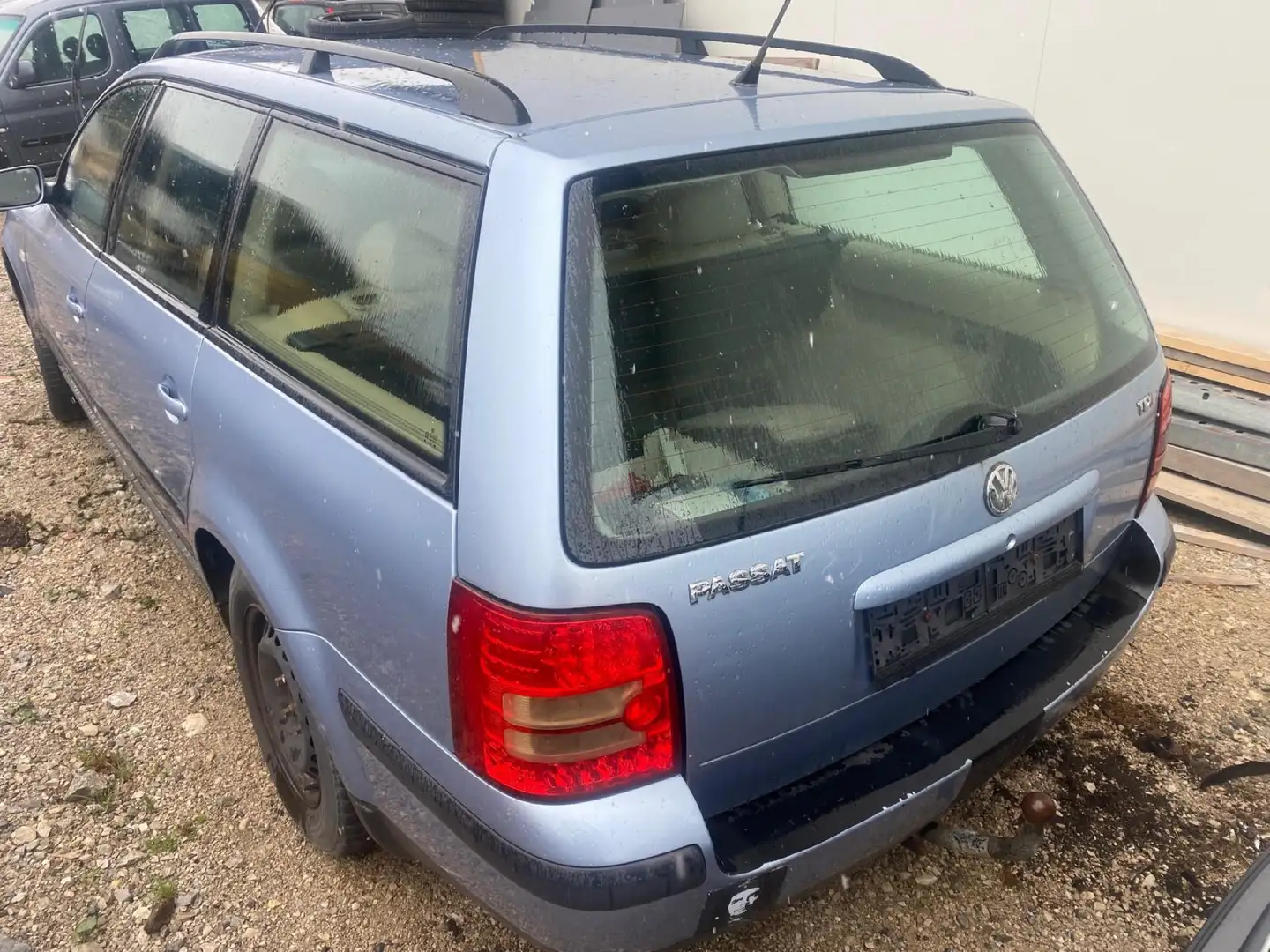 Volkswagen Passat Variant 1.9 TDI Blue - 2