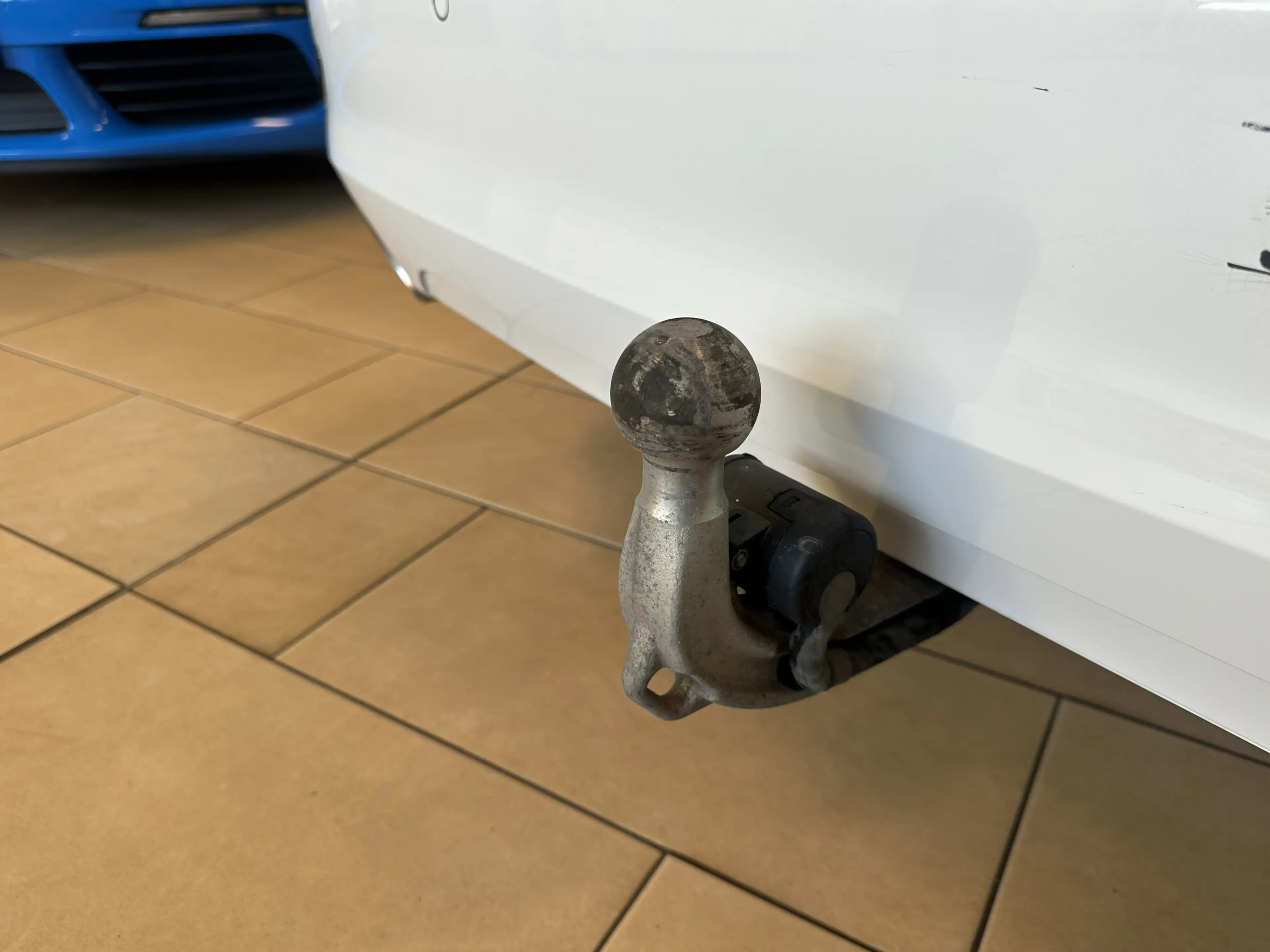 BMW 320 Plug-In*AHK*ACC*Pano*ST-heiz*Ambiente*Leder* — photo 8