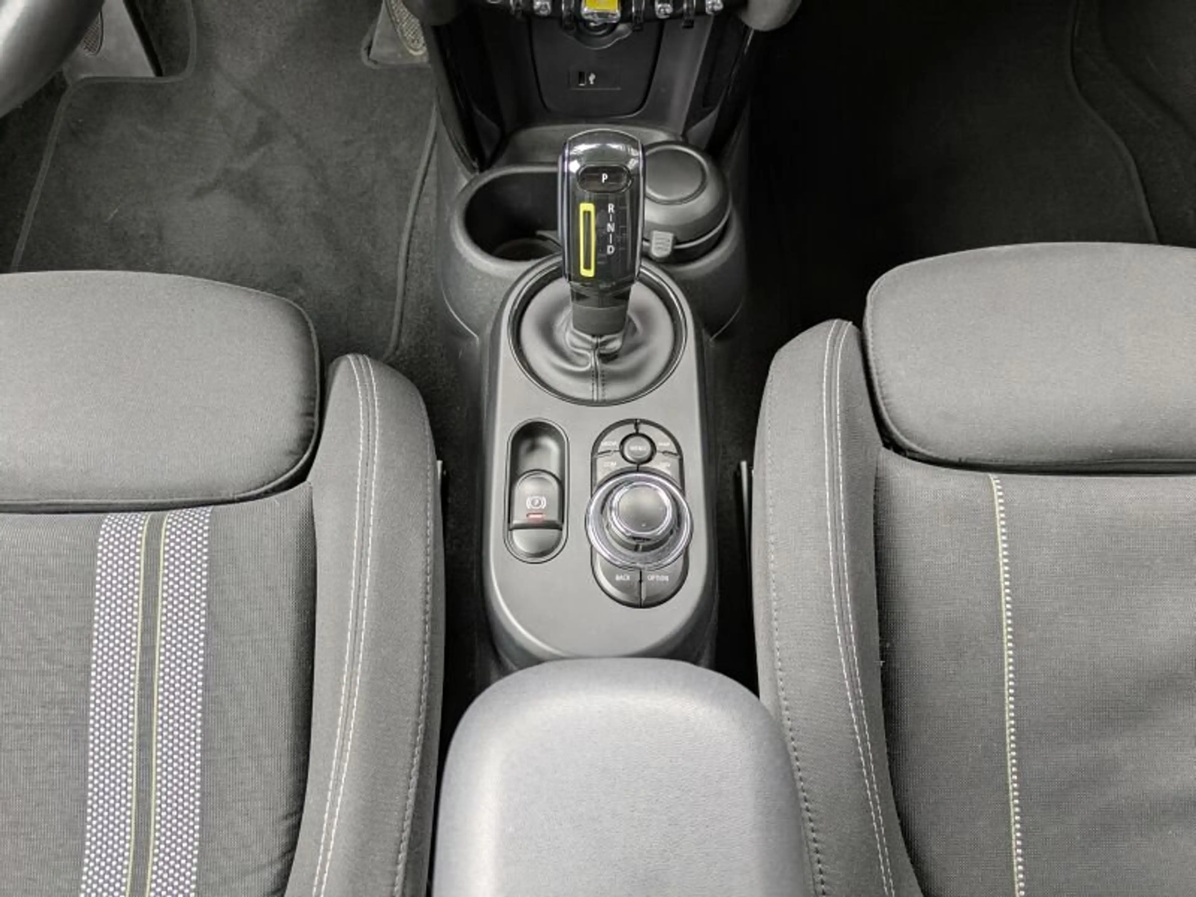 MINI Cooper SE LED. SH. PDC. Navi. Driv.Ass. — photo 9