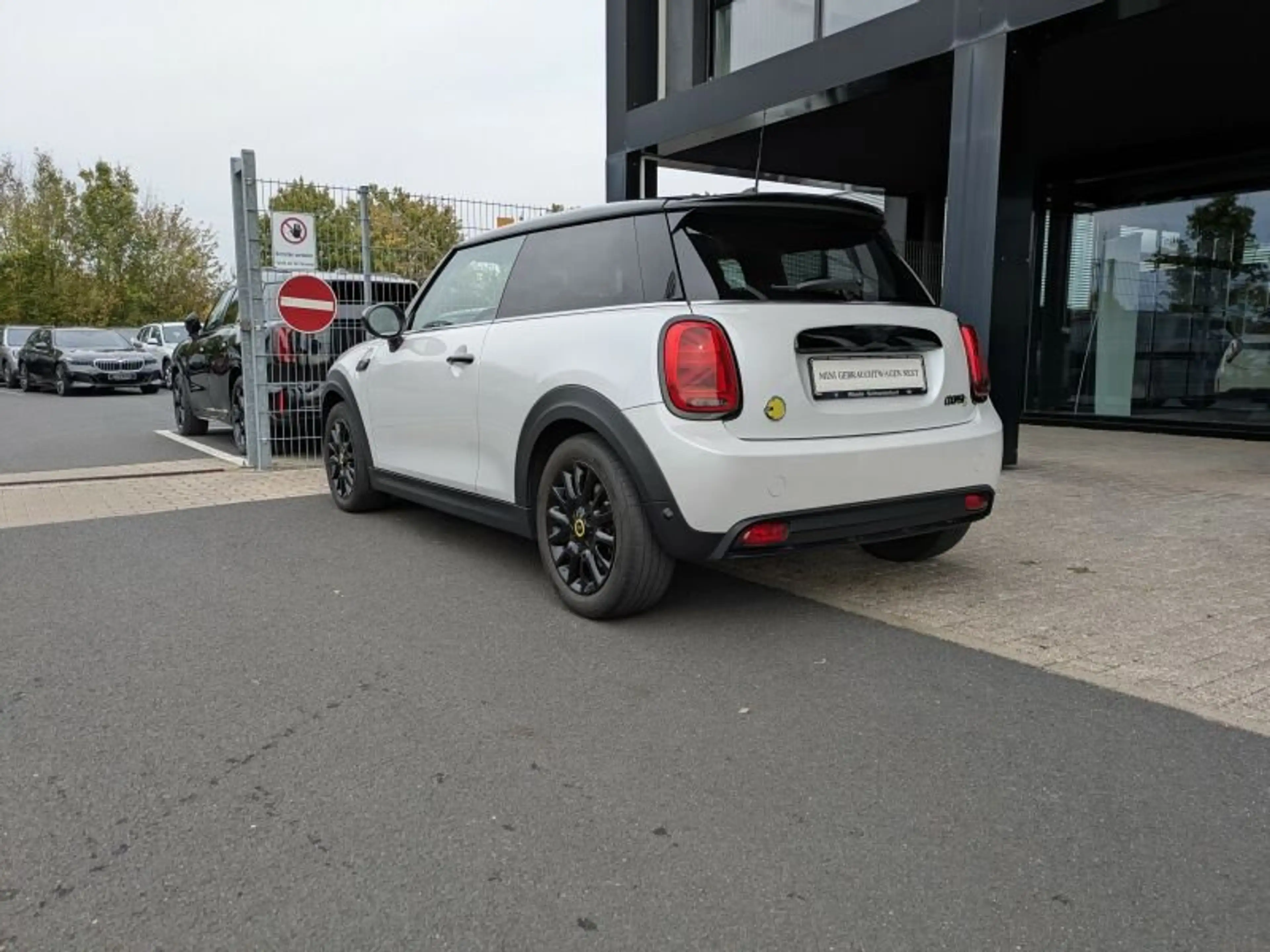 MINI Cooper SE LED. SH. PDC. Navi. Driv.Ass. — photo 3