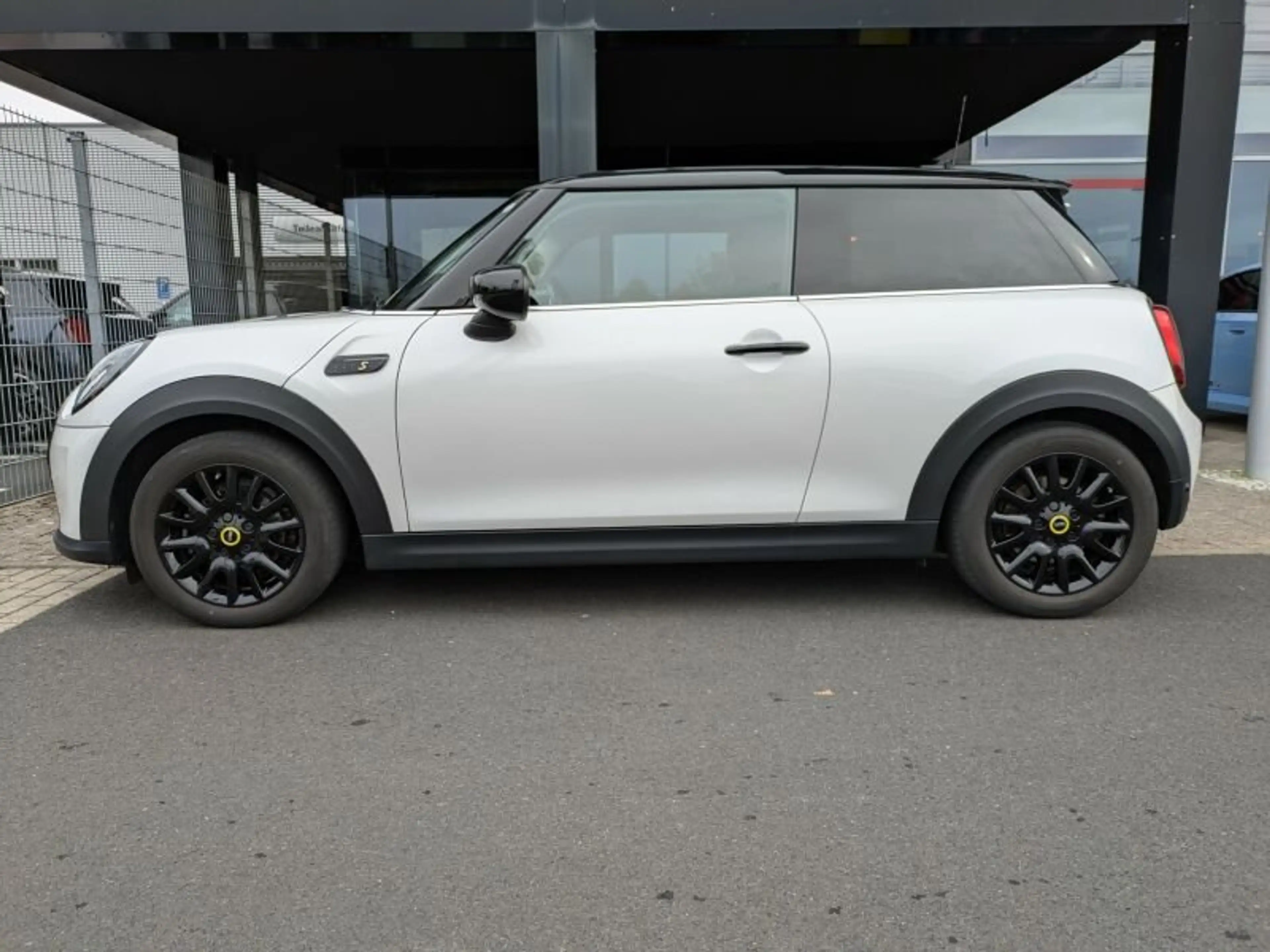 MINI Cooper SE LED. SH. PDC. Navi. Driv.Ass. — photo 2
