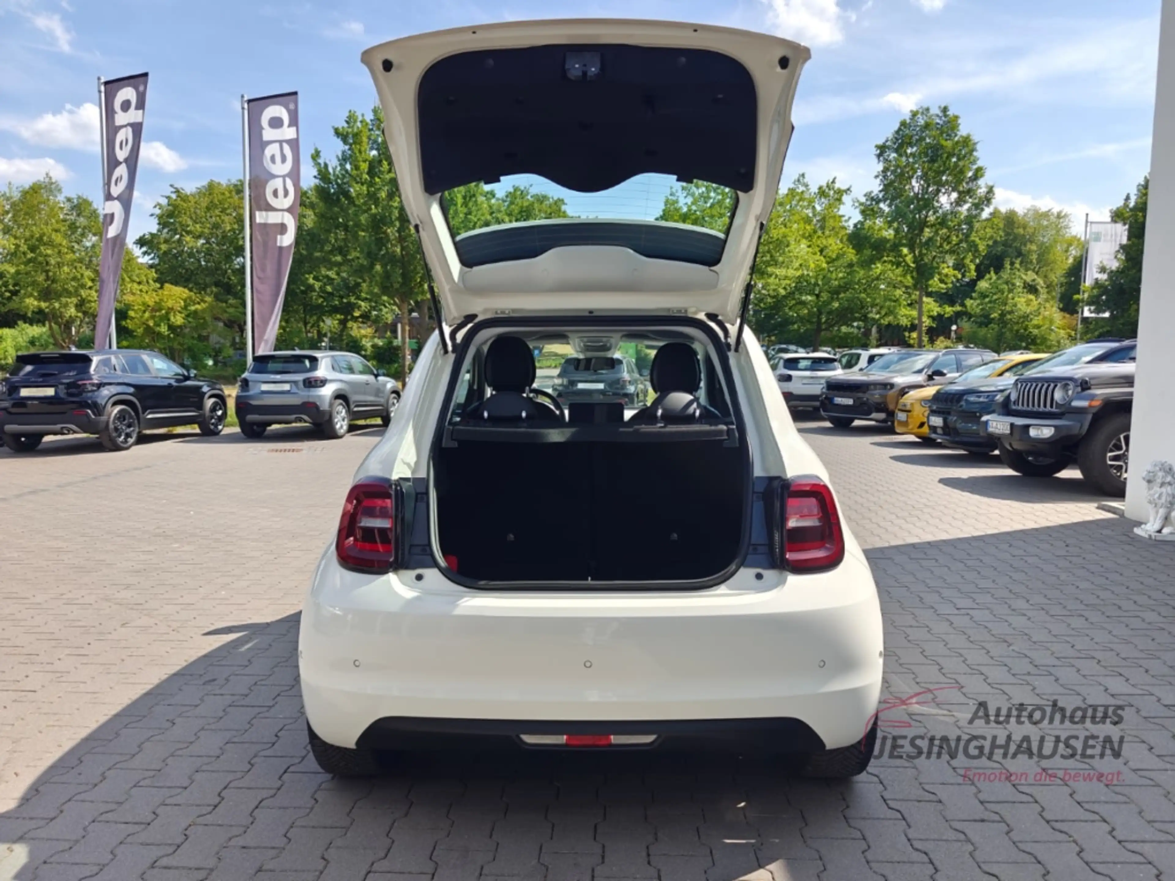 Fiat 500e WinterP.+Allwetter+360°PDC +RFK+Apple Carplay+Fahr — photo 8