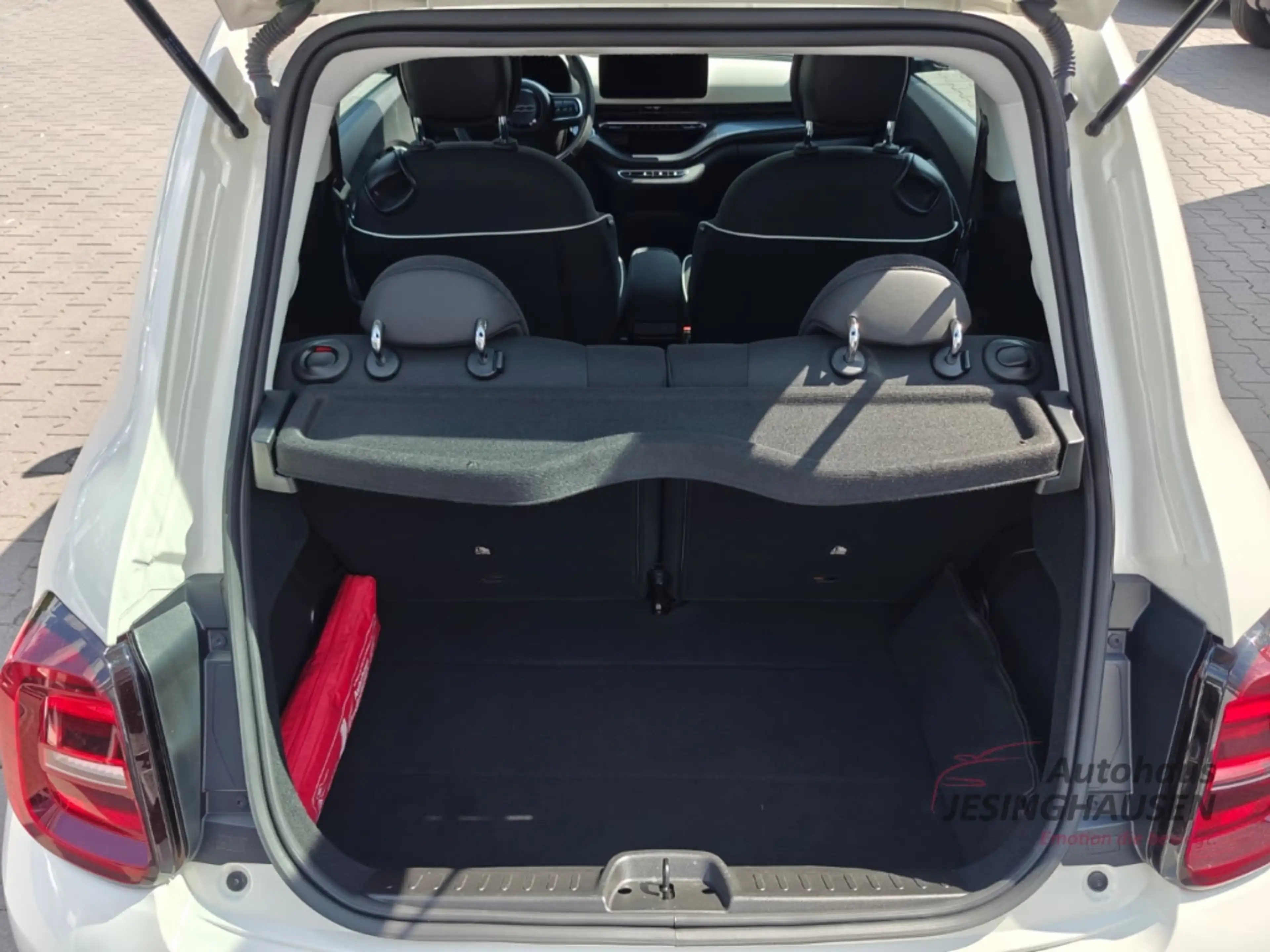 Fiat 500e WinterP.+Allwetter+360°PDC +RFK+Apple Carplay+Fahr — photo 9