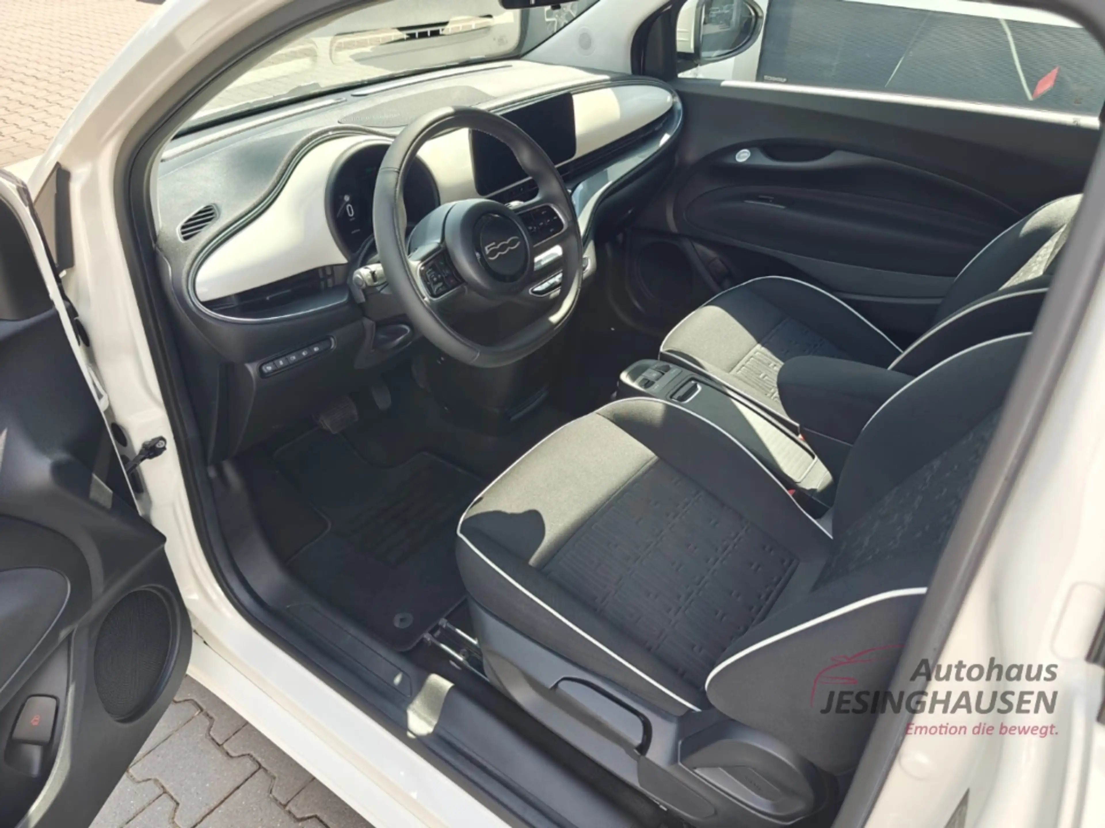 Fiat 500e WinterP.+Allwetter+360°PDC +RFK+Apple Carplay+Fahr — photo 15