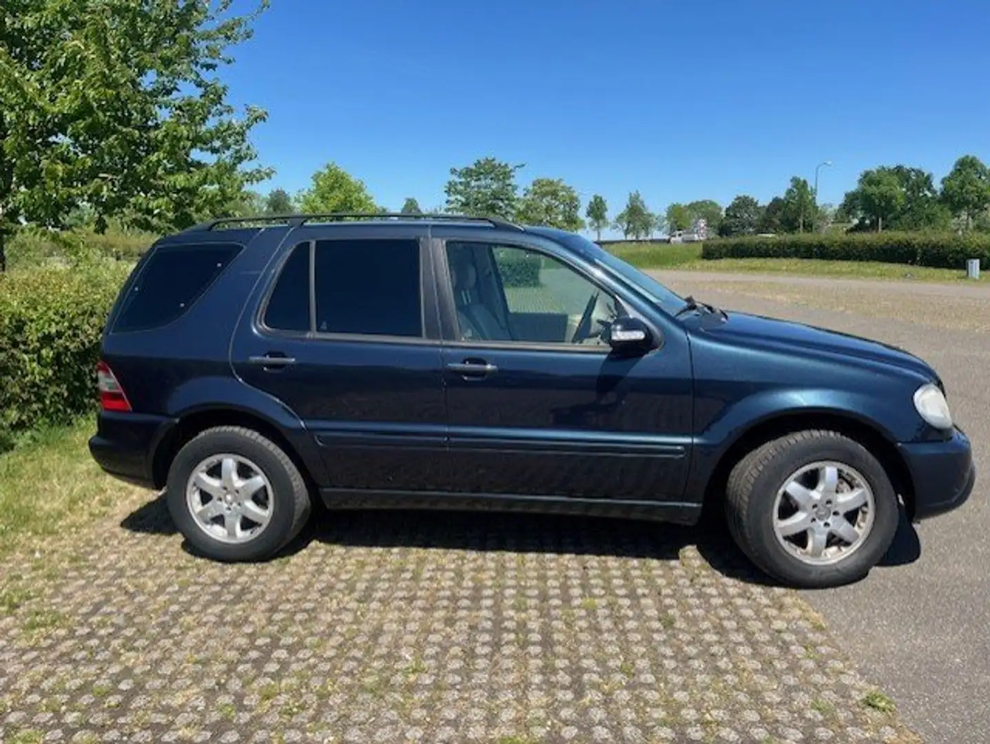 Mercedes-Benz ML 500 ML 500 Modrá - 2