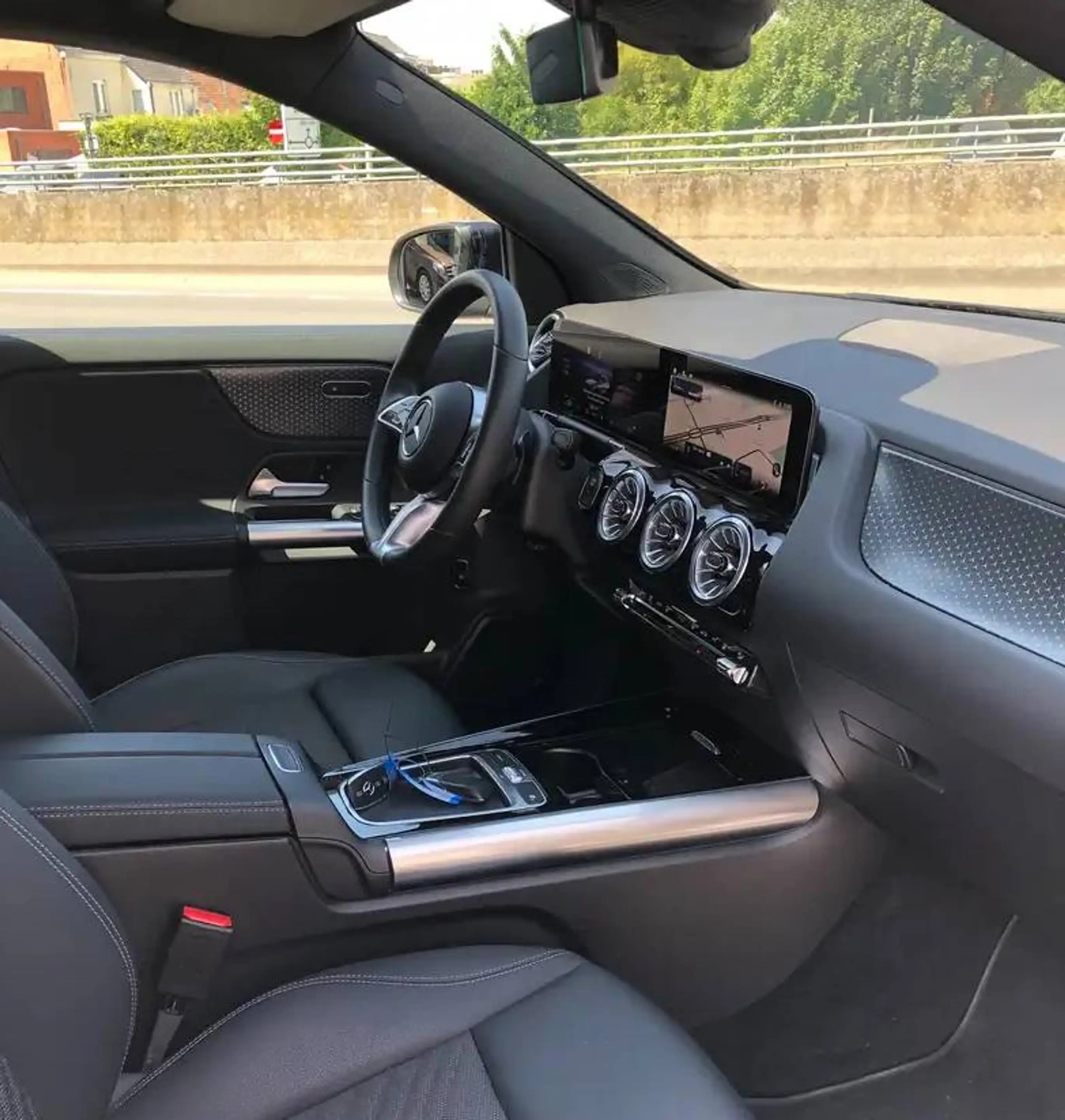 Mercedes-Benz EQA 250 EQA 250+ 70.5 kW Accu Business Line, Sfeerverlichting, Camera, Winter pack, Carplay — photo 5