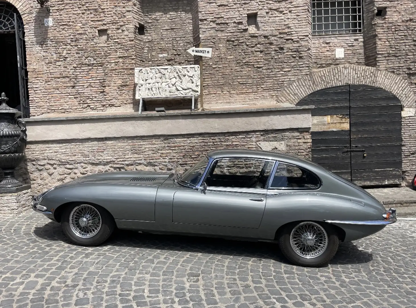 Jaguar E-Type - 1
