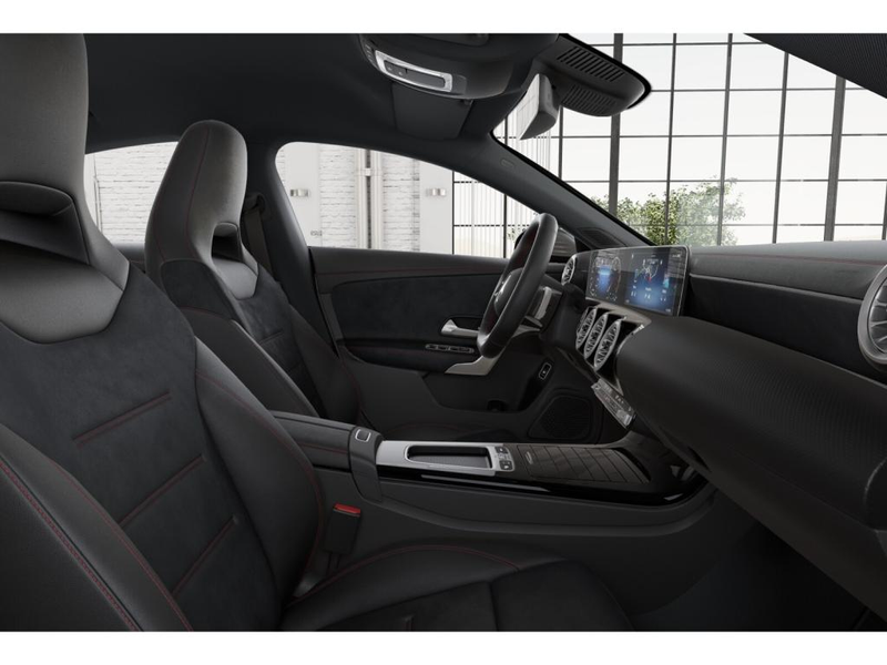 Mercedes-Benz CLA 180 Coupé AMG — photo 10
