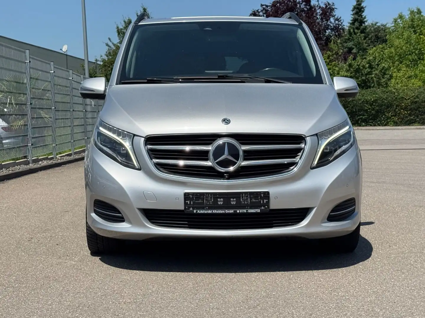 Mercedes-Benz V 220 Avantgarde Edition Silber - 2