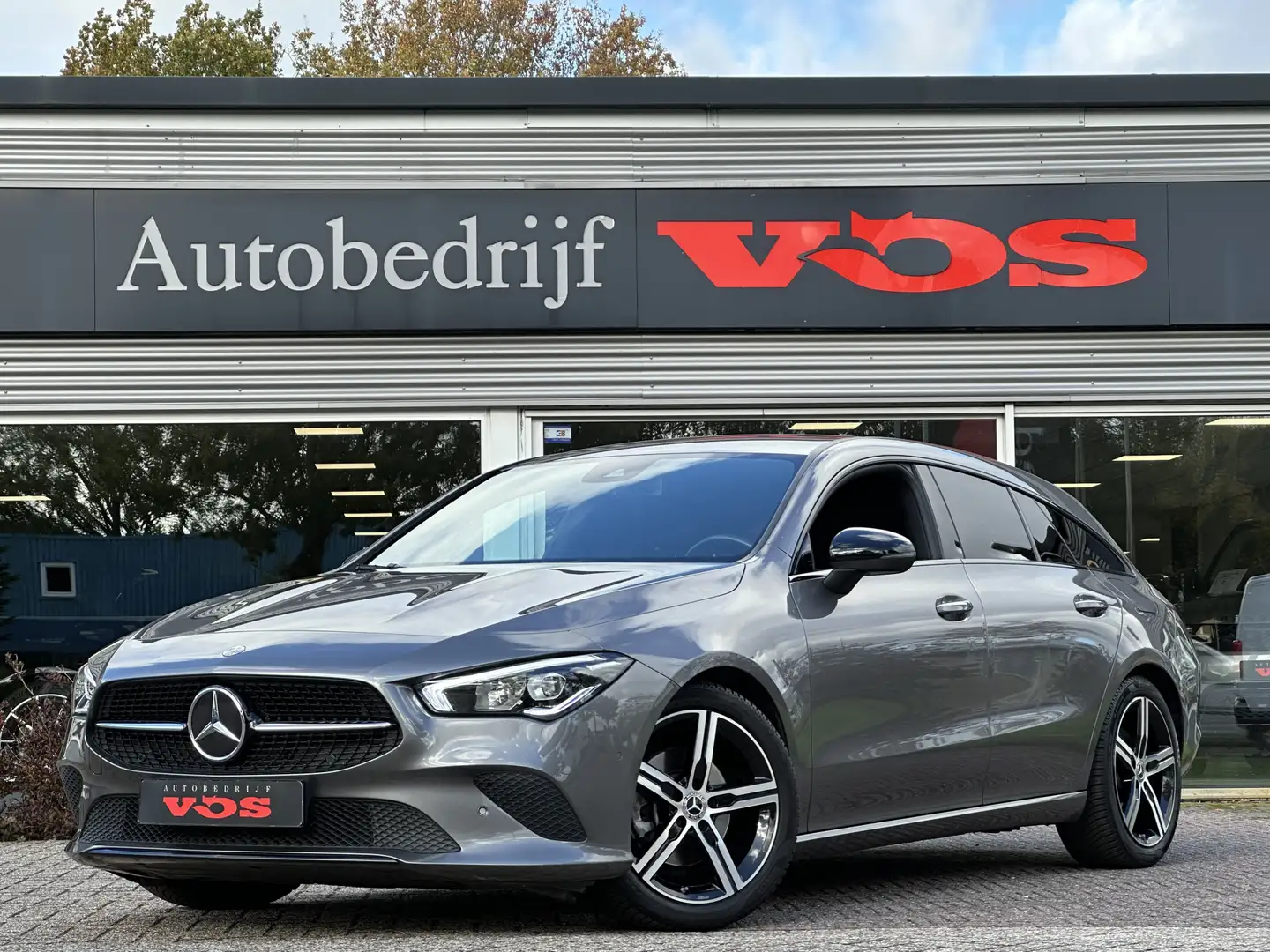 Mercedes-Benz CLA 200 Shooting Brake Luxury Line | Sfeer | ACC | Keyless Grijs - 1