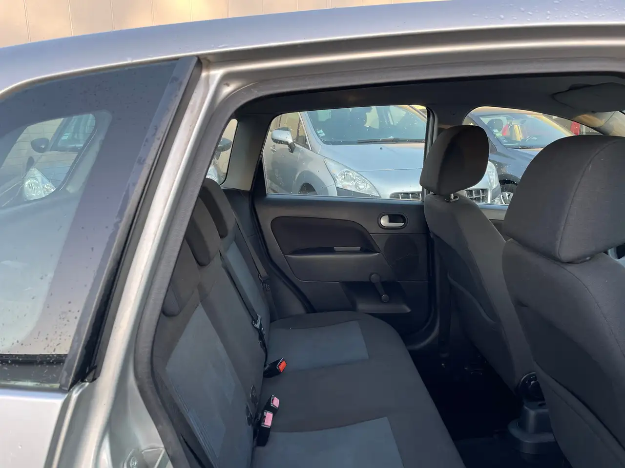 Ford Fiesta 3 portes — photo 5