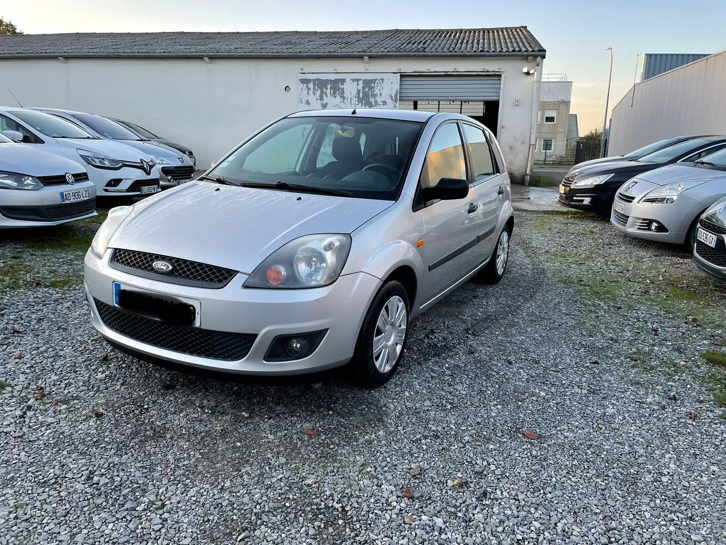 Ford Fiesta 1.4 TDCi Fun Gris - 2