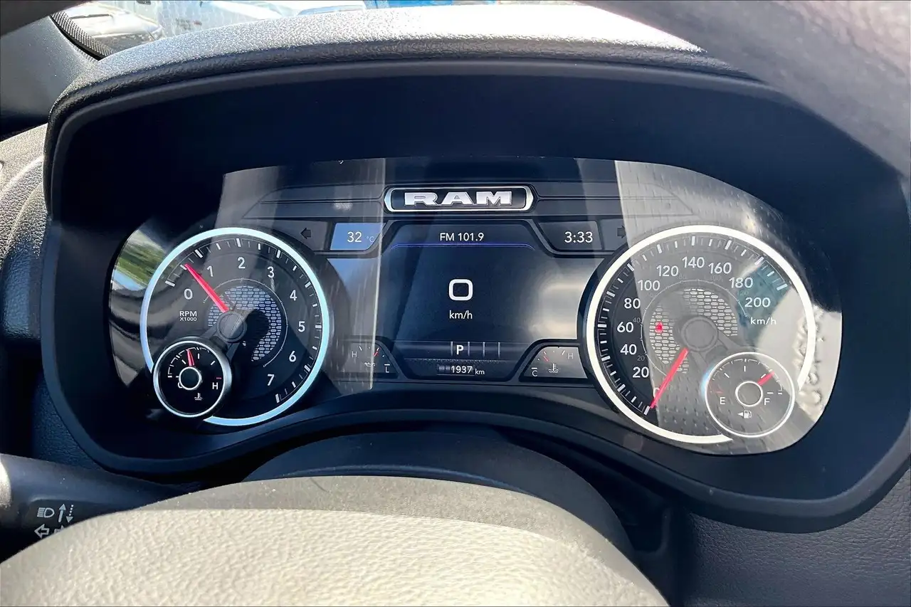 RAM 1500 снимка RAM 1500