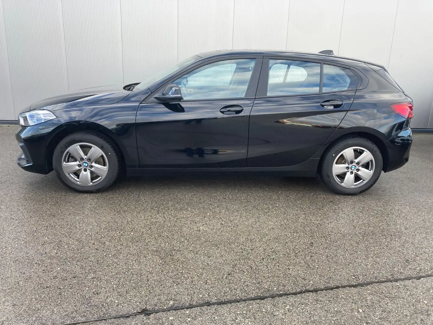 BMW 116 iA*Navi*DAB*H/K Sound*PDC*Sitzh* Schwarz - 1