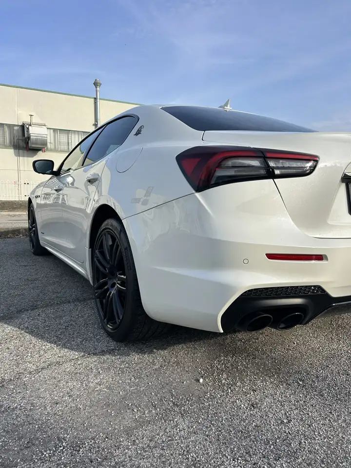 Maserati Ghibli 2021