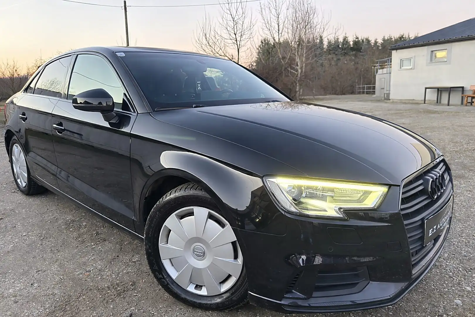 Audi A3 1,6 TDI S-tronic * ÖAMTC Pickerl Keine Mängel *... Schwarz - 1