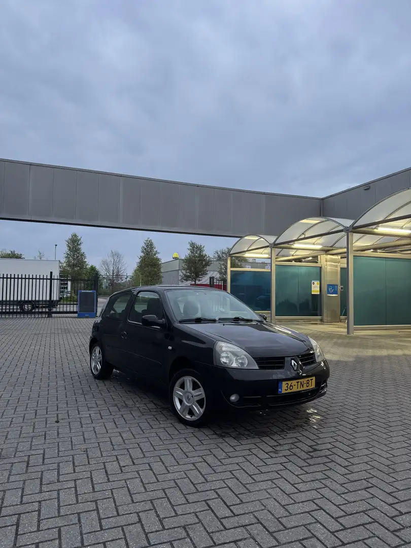 Renault Clio 1.2 16V Campus - 1