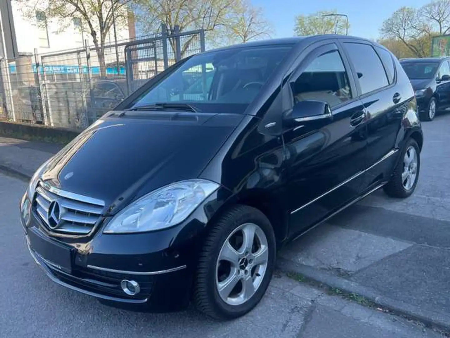 Mercedes-Benz A 180 A 180 CDI AUTOMATIK  TÜV AU NEU Schwarz - 1