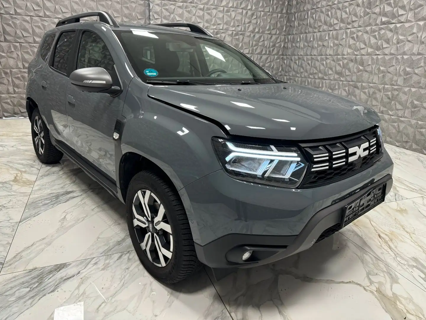 Dacia Duster II Journey+ Grijs - 1