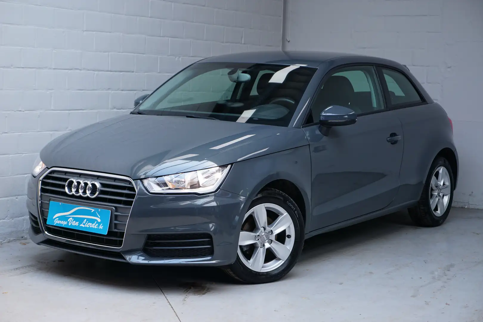 Audi A1 1.0 TFSI - GPS - Parkeersensoren - Bluetooth Gris - 1