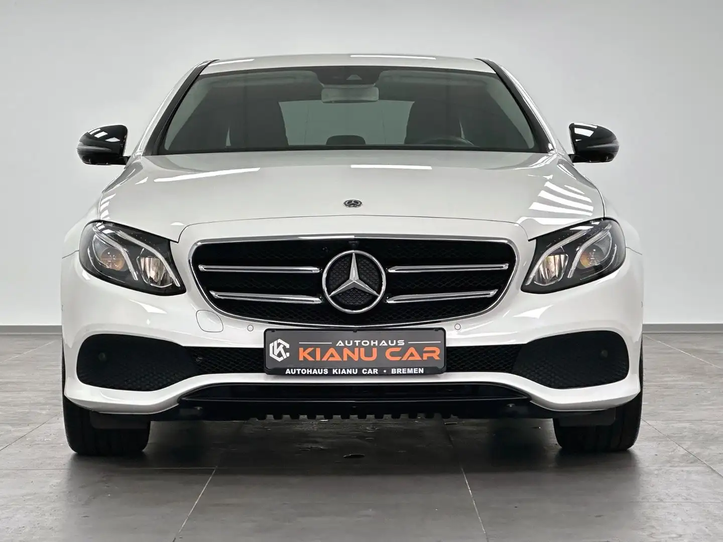 Mercedes-Benz E 220 d.WIDE.AHK.LED.KAM.T-LEDER.NIGHT Weiß - 2