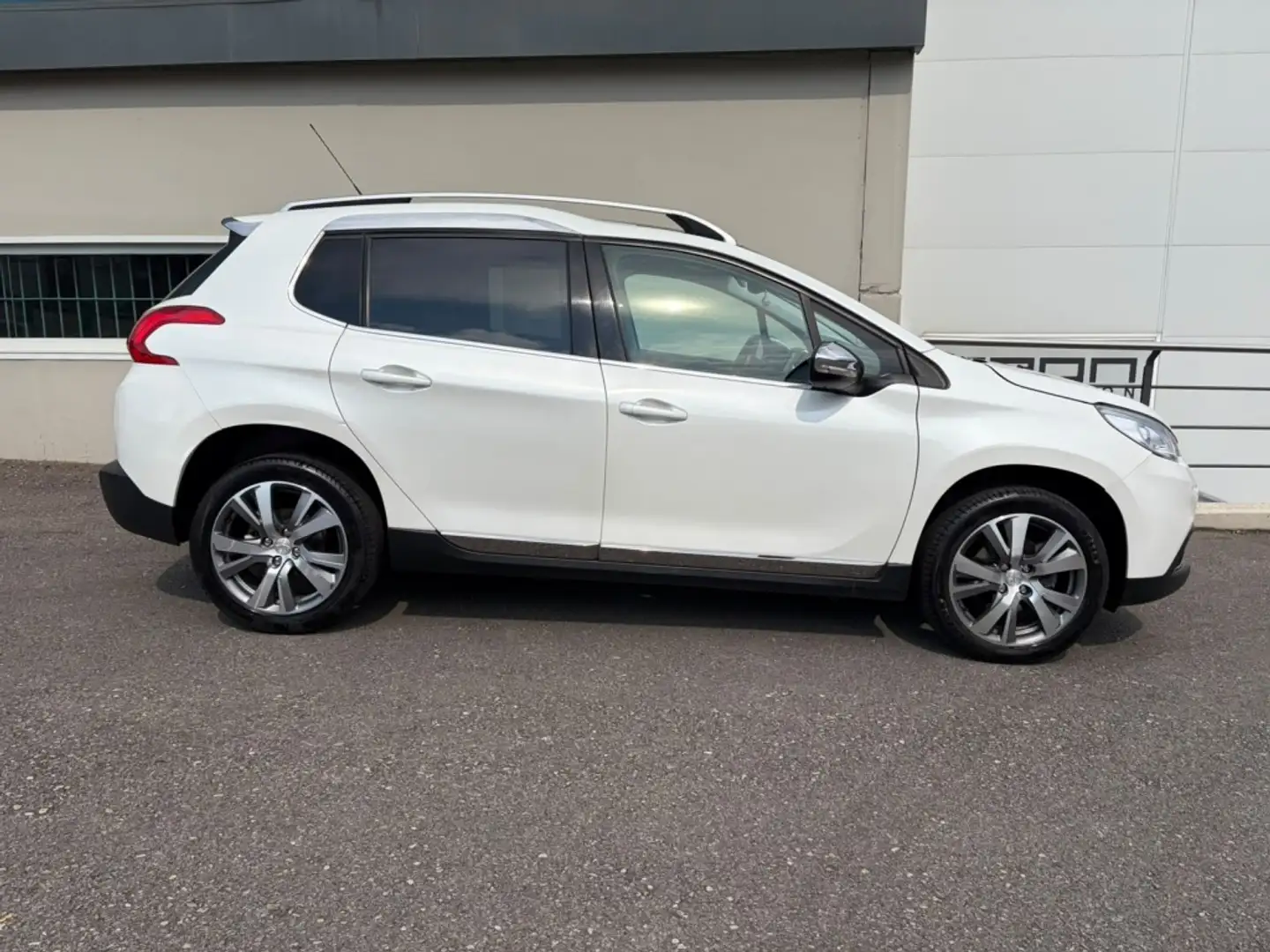 Peugeot 2008 1.6 BlueHDI S&S Allure 120 Blanco - 2