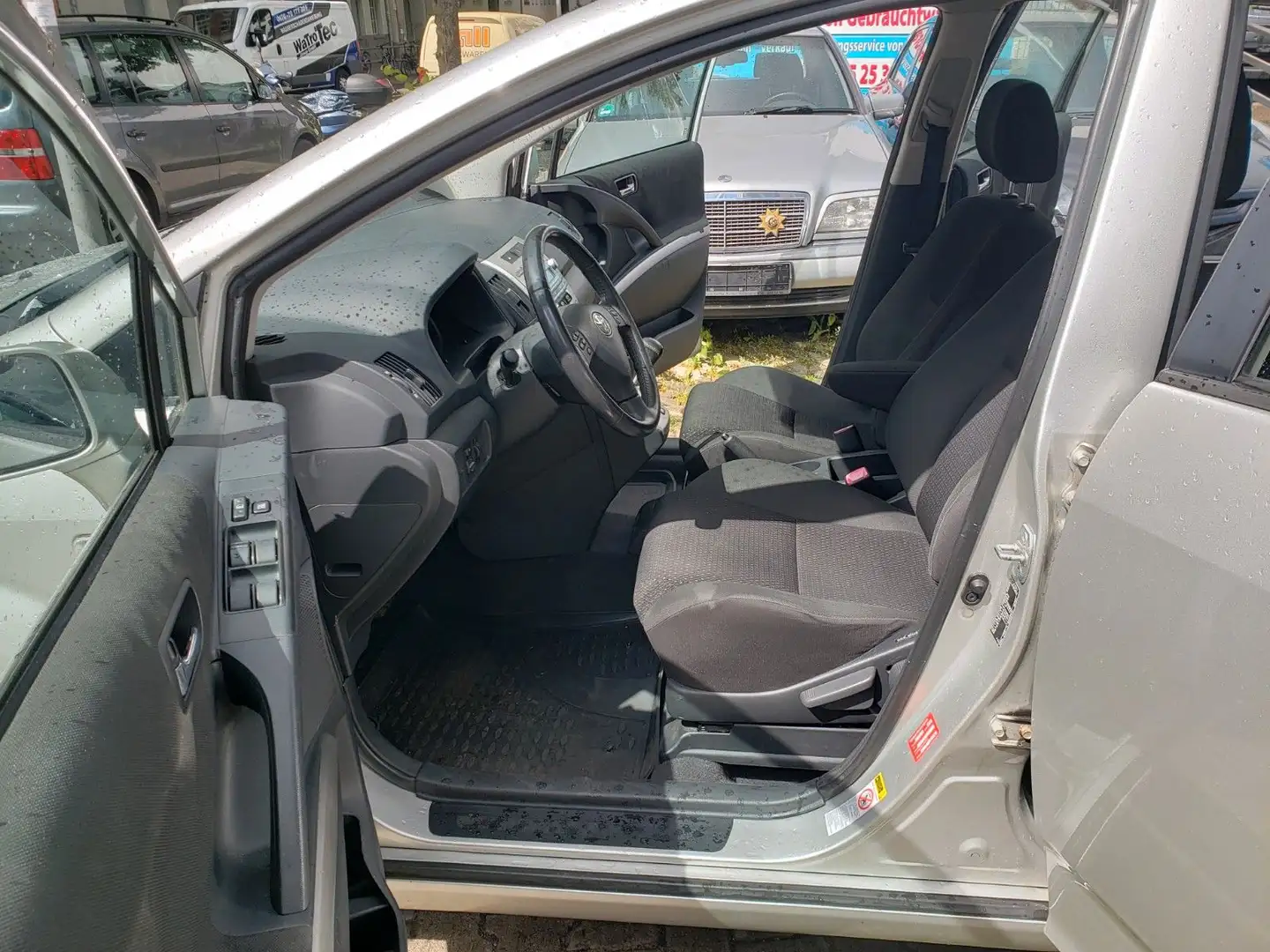 Toyota Corolla Verso 1.8 Sol/TÜV NEU/Garantie 24 Plateado - 2