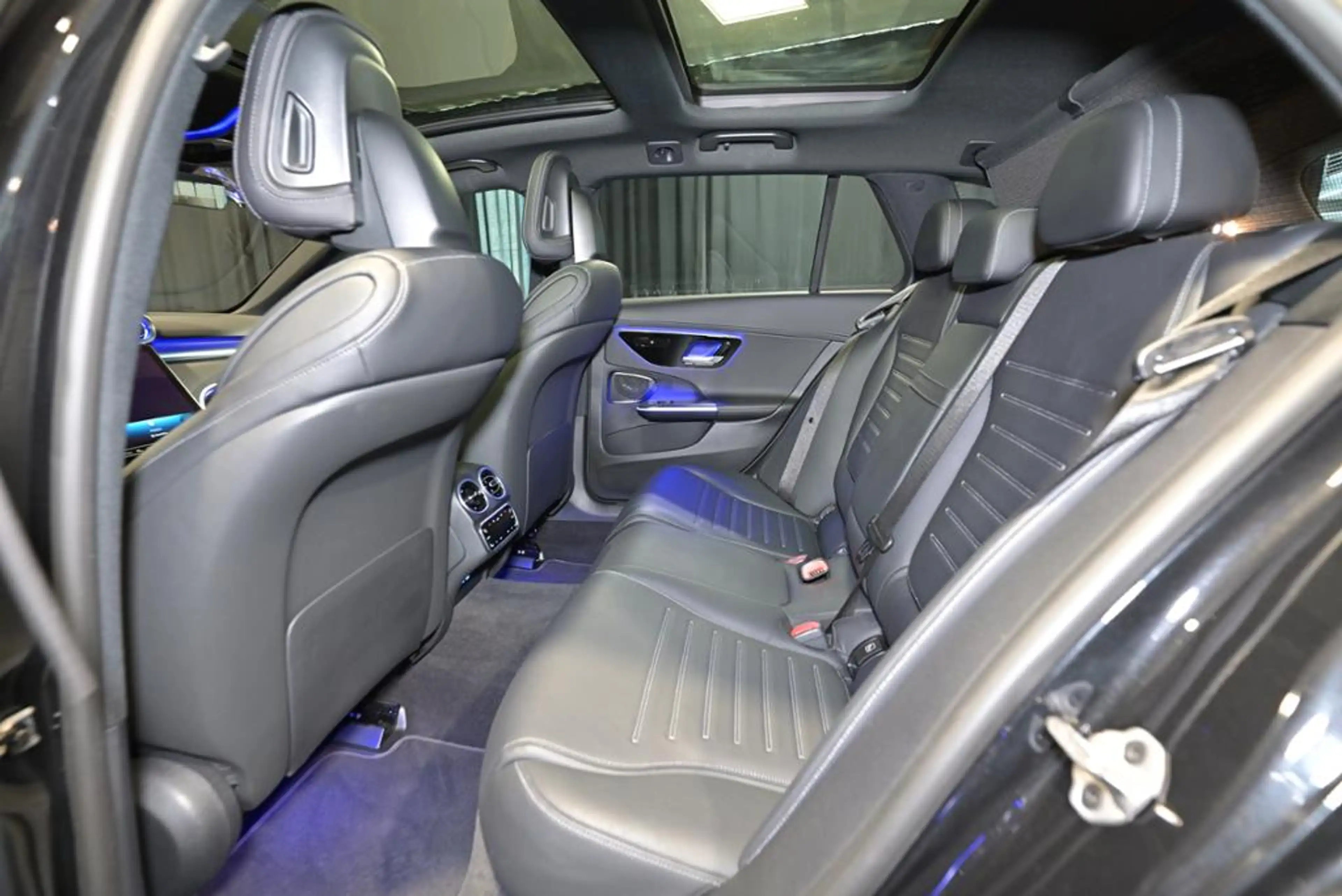 Mercedes-Benz C 43 AMG C 43 4M AMG T PANO/AHK/DIGITAL/DISTRO — photo 6