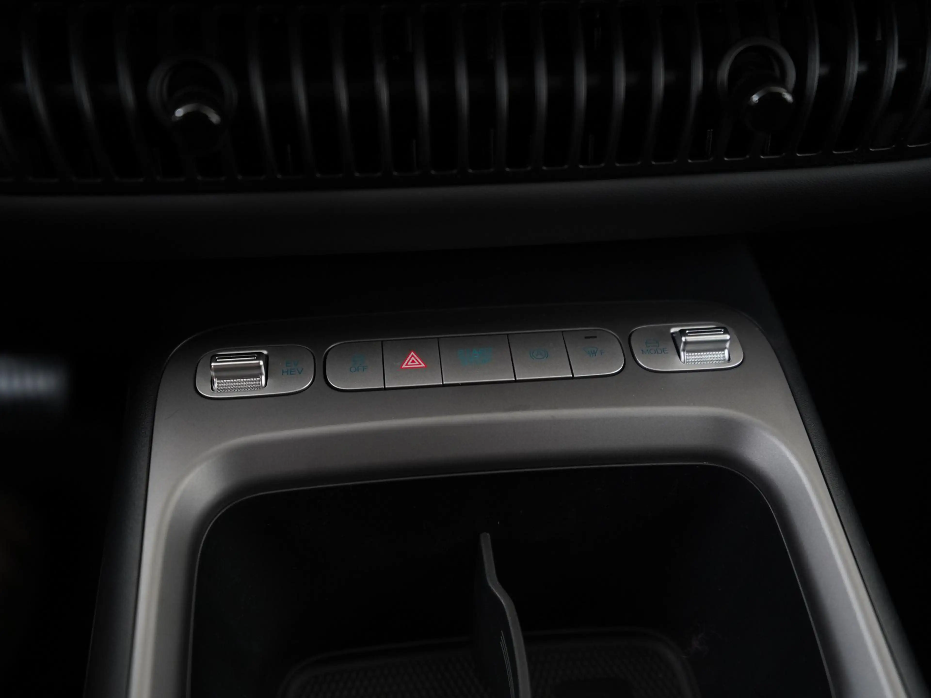 BYD Dolphin G 1.5L DM-i Comfort PHEV | Panoramadak | Head-Up | S — photo 10