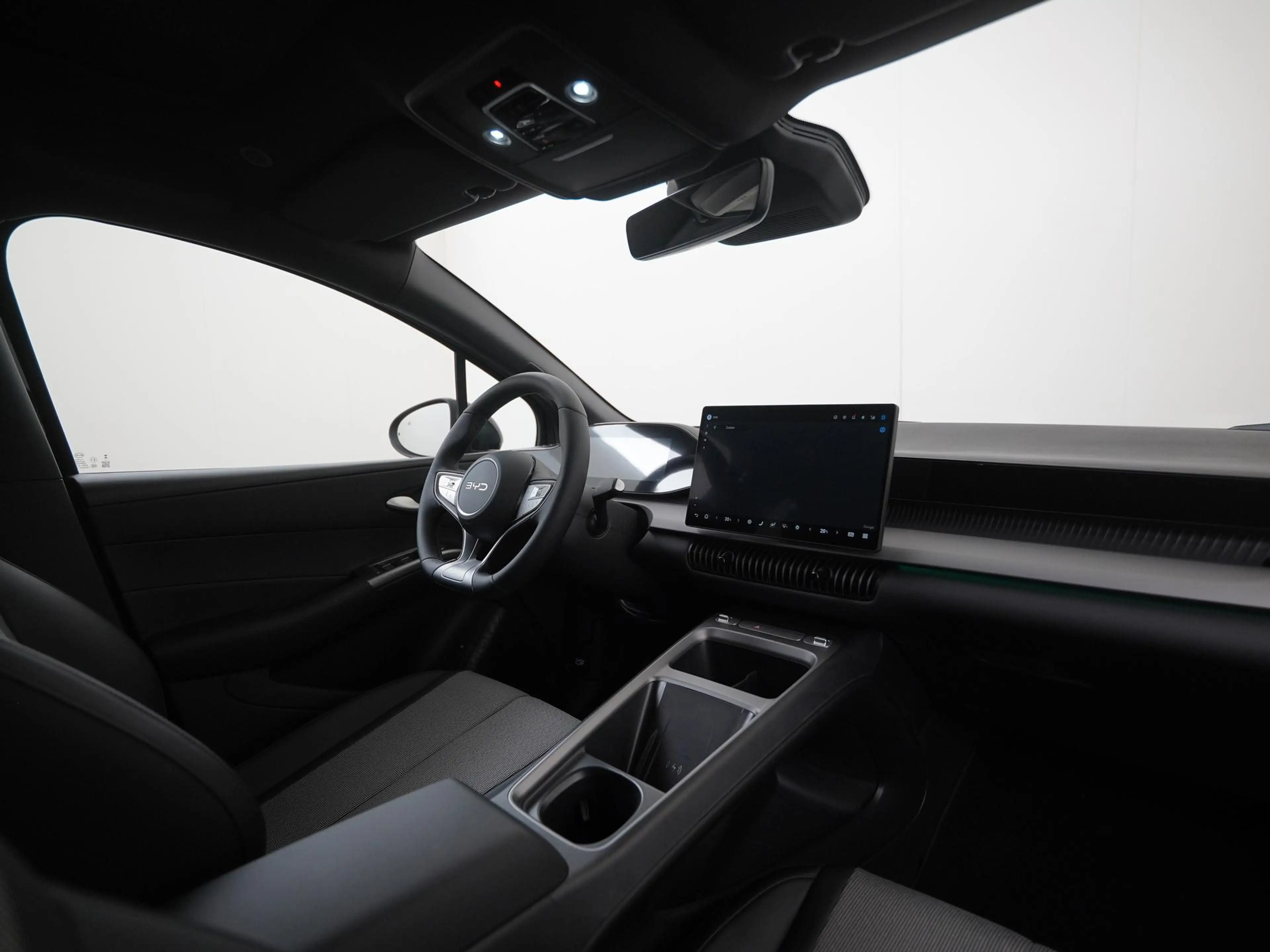 BYD Dolphin G 1.5L DM-i Comfort PHEV | Panoramadak | Head-Up | S — photo 2