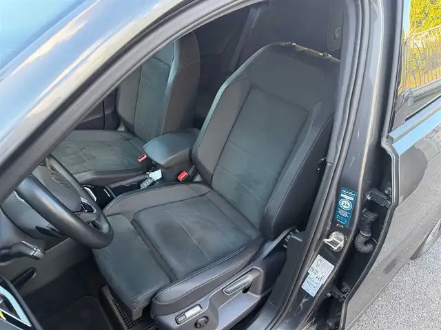 Volkswagen T-Roc view 15
