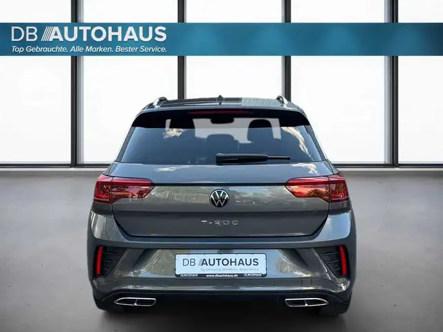 Volkswagen T-Roc view 5