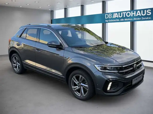 Volkswagen T-Roc view 2