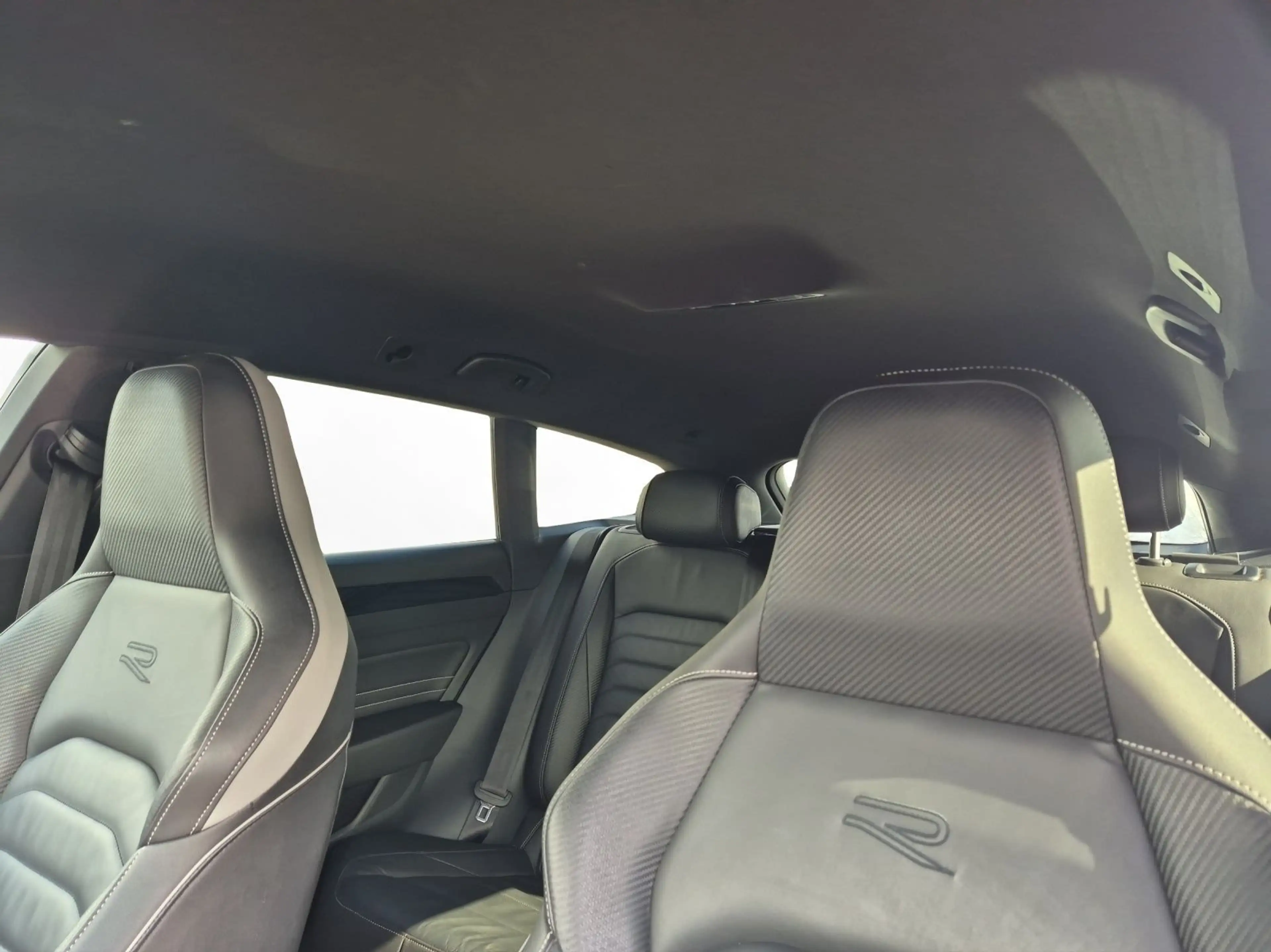 Volkswagen Arteon Arteon Shootingbrake 2.0 TDI DSG R-Line 4Motion — photo 6