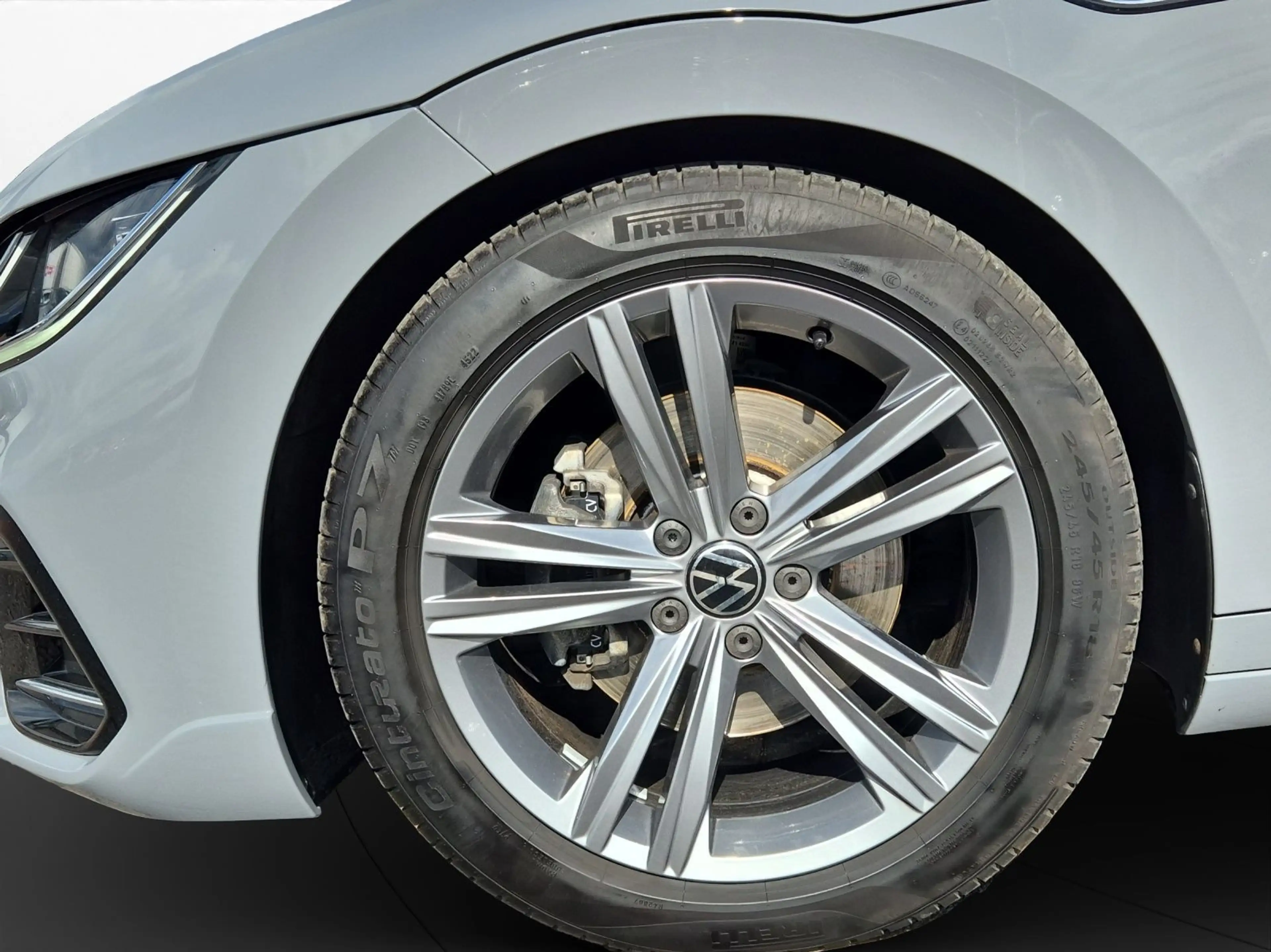 Volkswagen Arteon Arteon Shootingbrake 2.0 TDI DSG R-Line 4Motion — photo 13