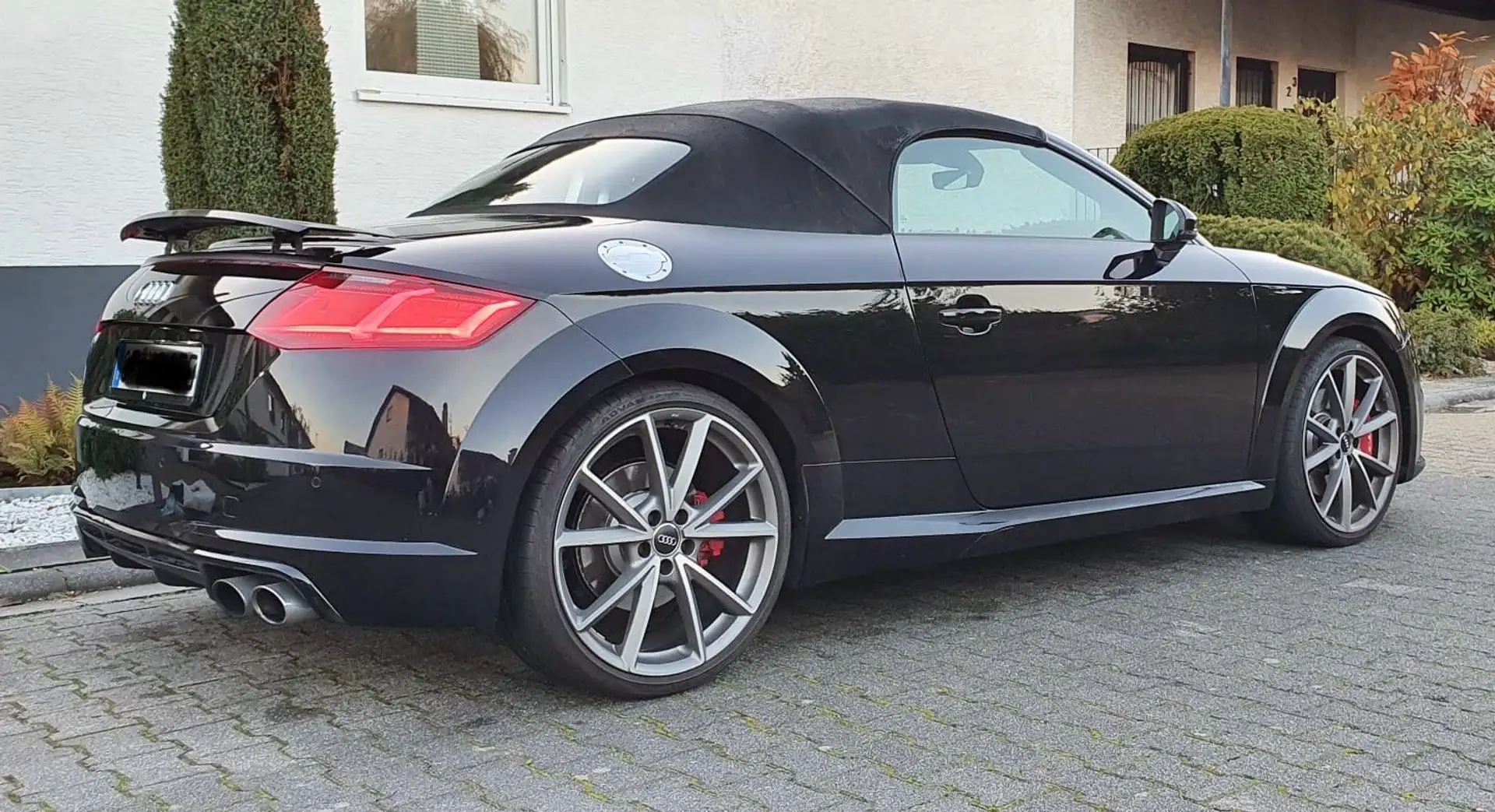 Audi TTS Roadster 2.0 TFSI Schwarz - 2