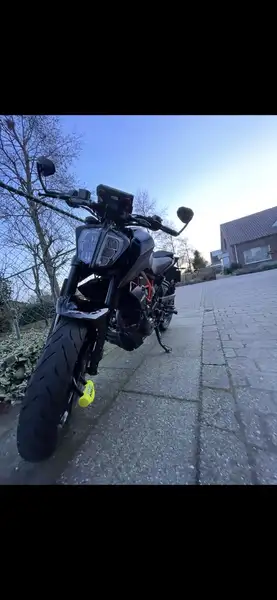KTM 390 Duke - foto 4